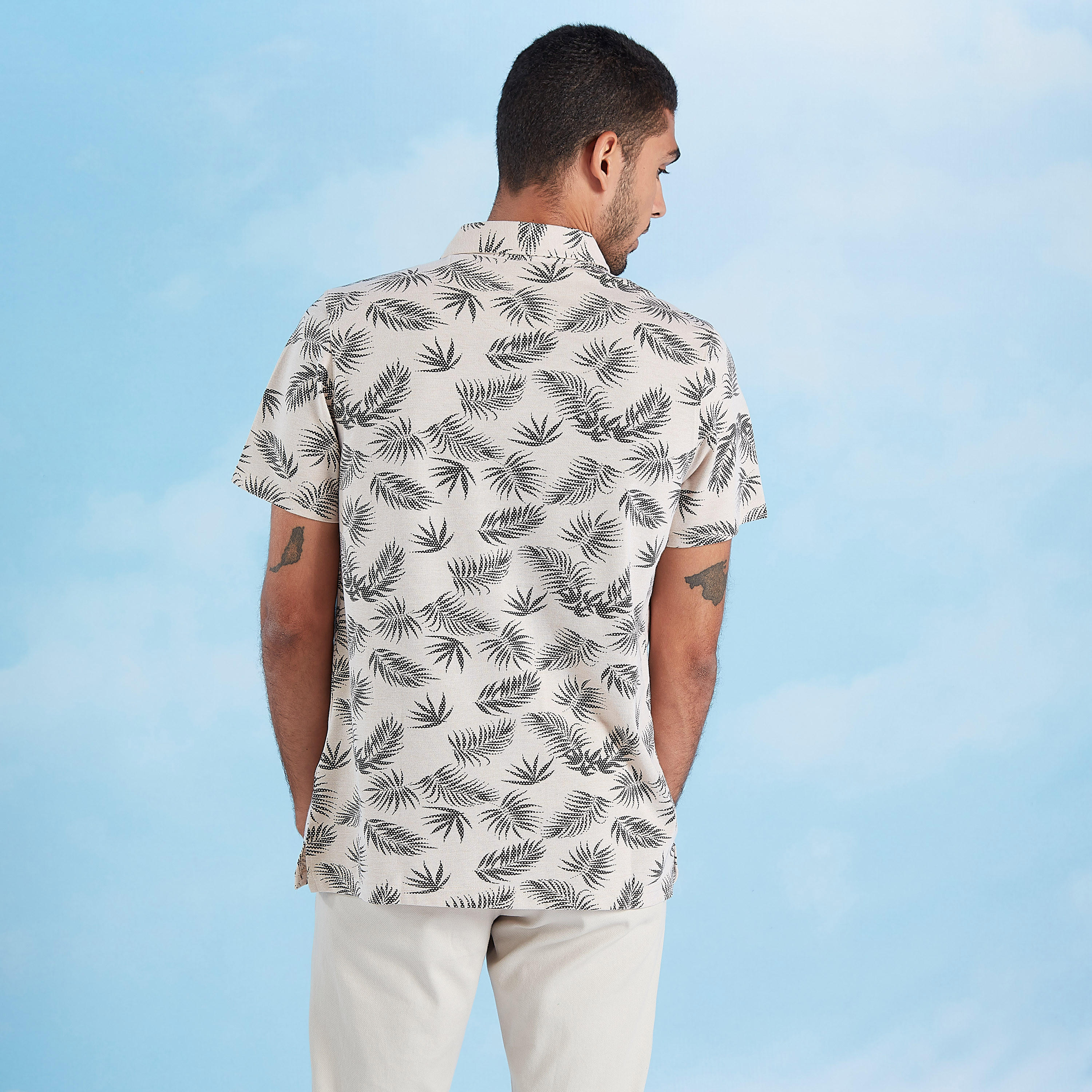 تيشيرت بولو بطبعات تروبيكال وأكمام قصيرة-men-clothing-tshirtsandpolos-polos-image-4