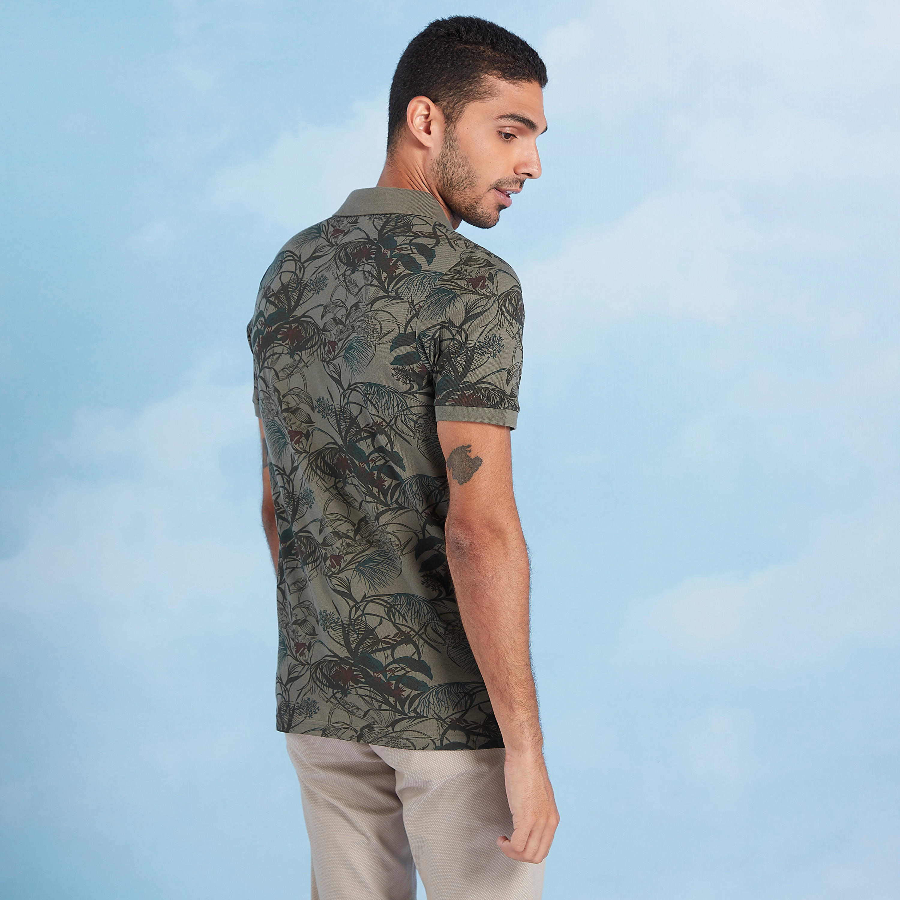تيشيرت بولو بأكمام قصيرة وطبعات تروبيكال-men-clothing-tshirtsandpolos-polos-image-4