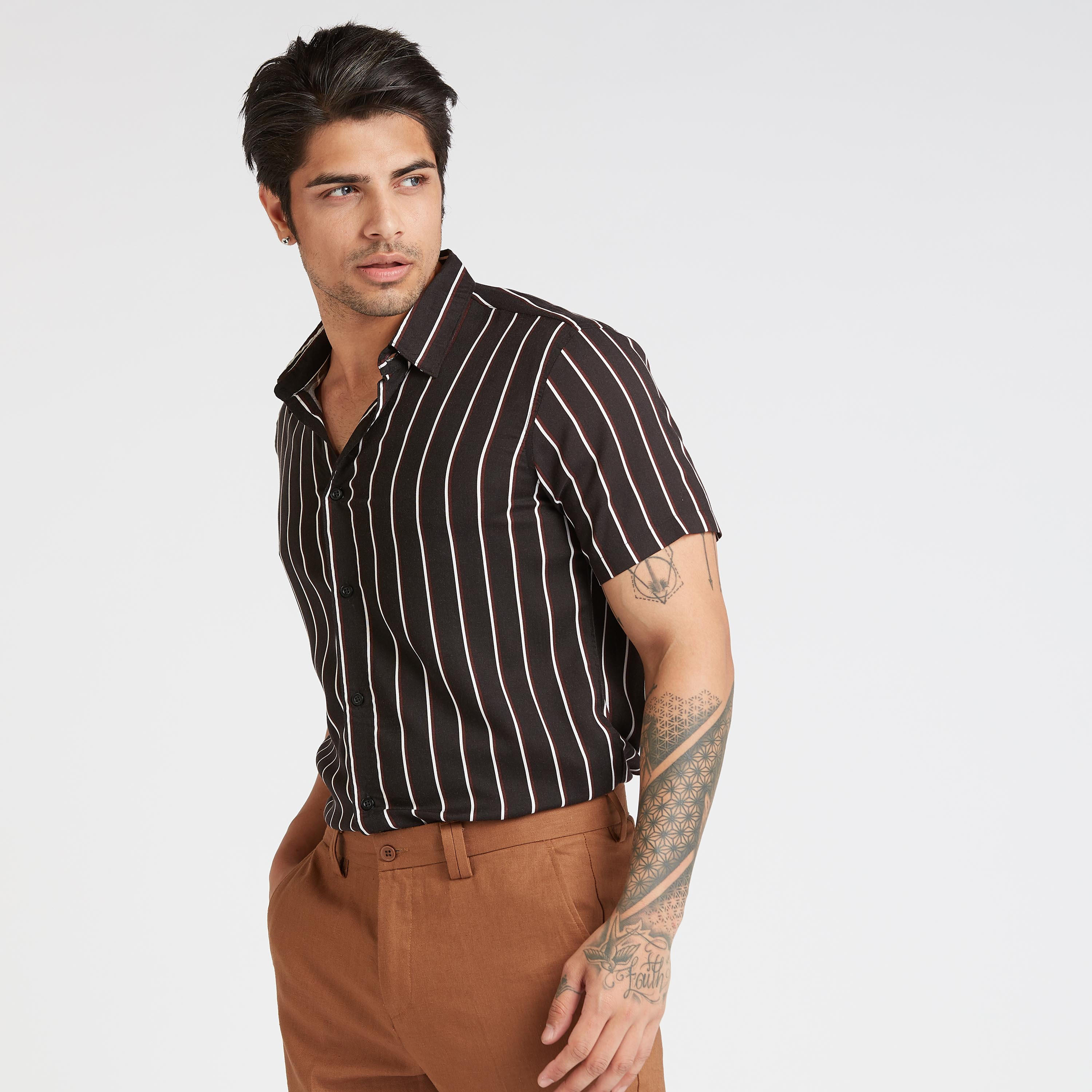 قميص مخطط سليم بياقة عاديّة وأكمام قصيرة-men-clothing-shirts-image-1