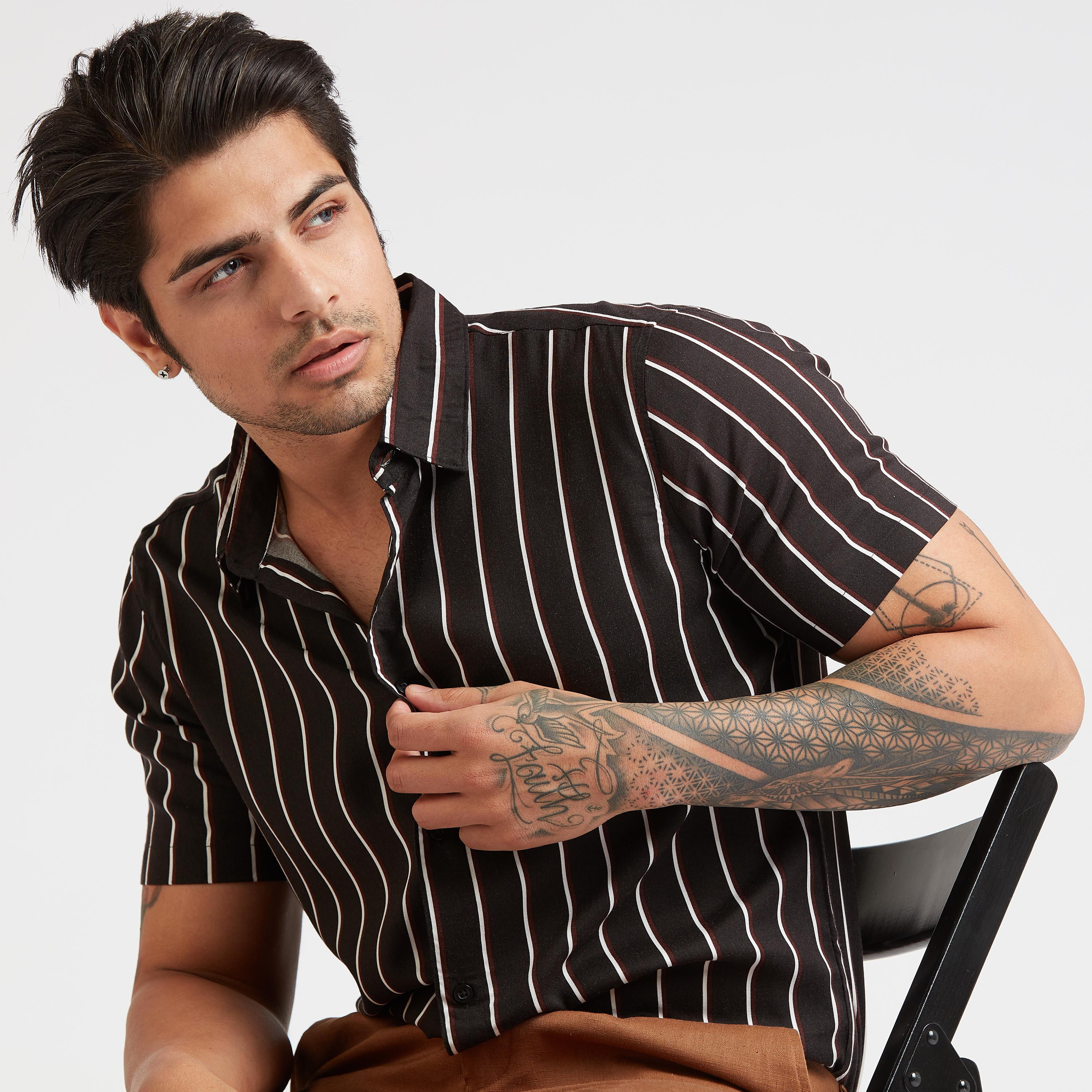 قميص مخطط سليم بياقة عاديّة وأكمام قصيرة-men-clothing-shirts-image-3