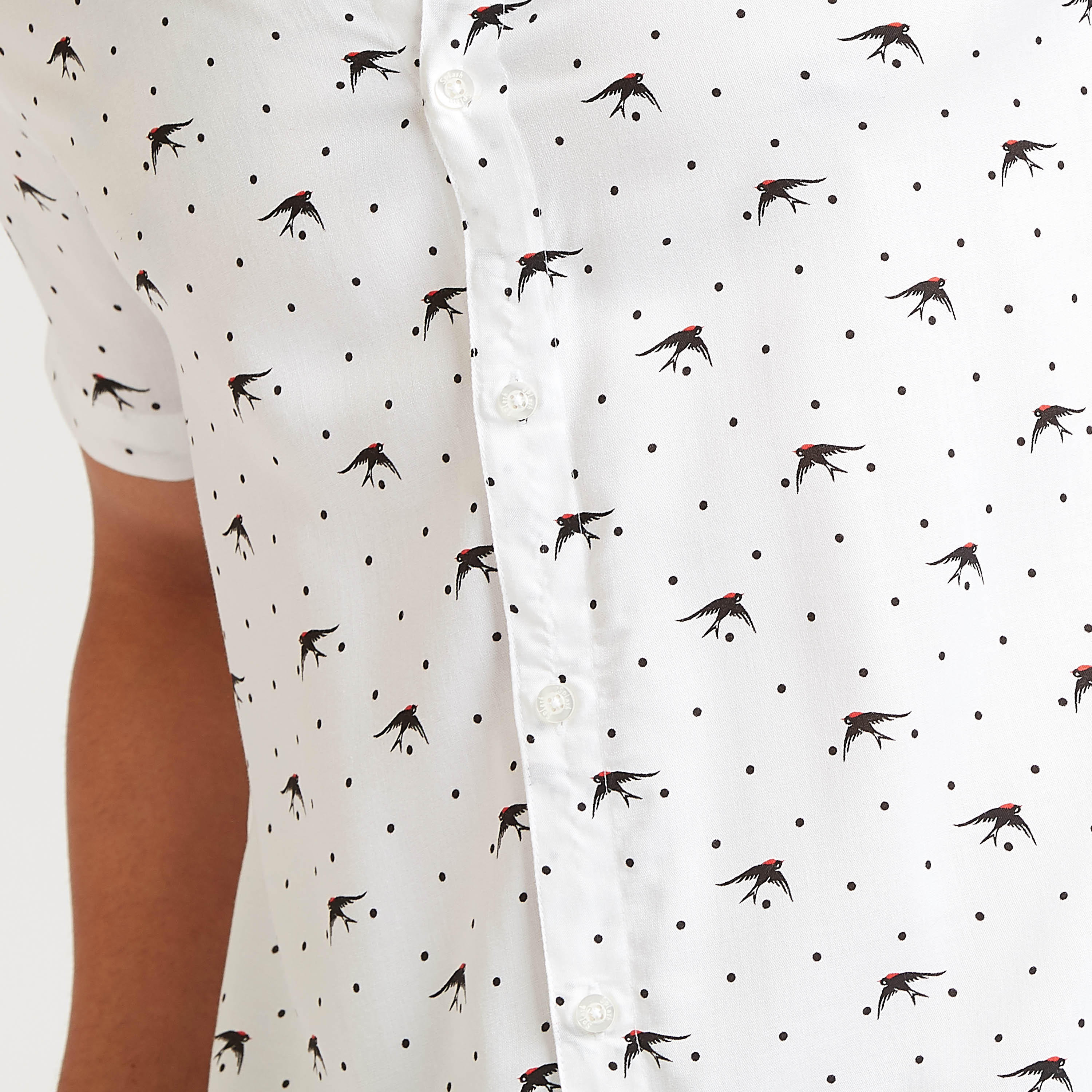 قميص بقصة سليم بياقة عاديّة وأكمام قصيرة وطبعات-men-clothing-shirts-image-3