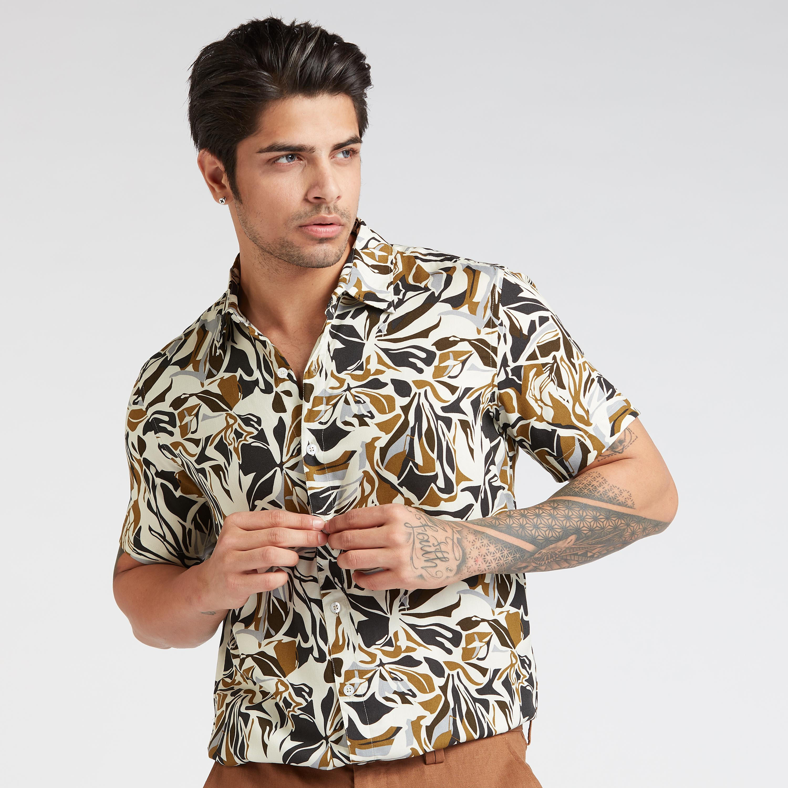 قميص سليم بياقة عاديّة وأكمام قصيرة وطبعات-men-clothing-shirts-image-5