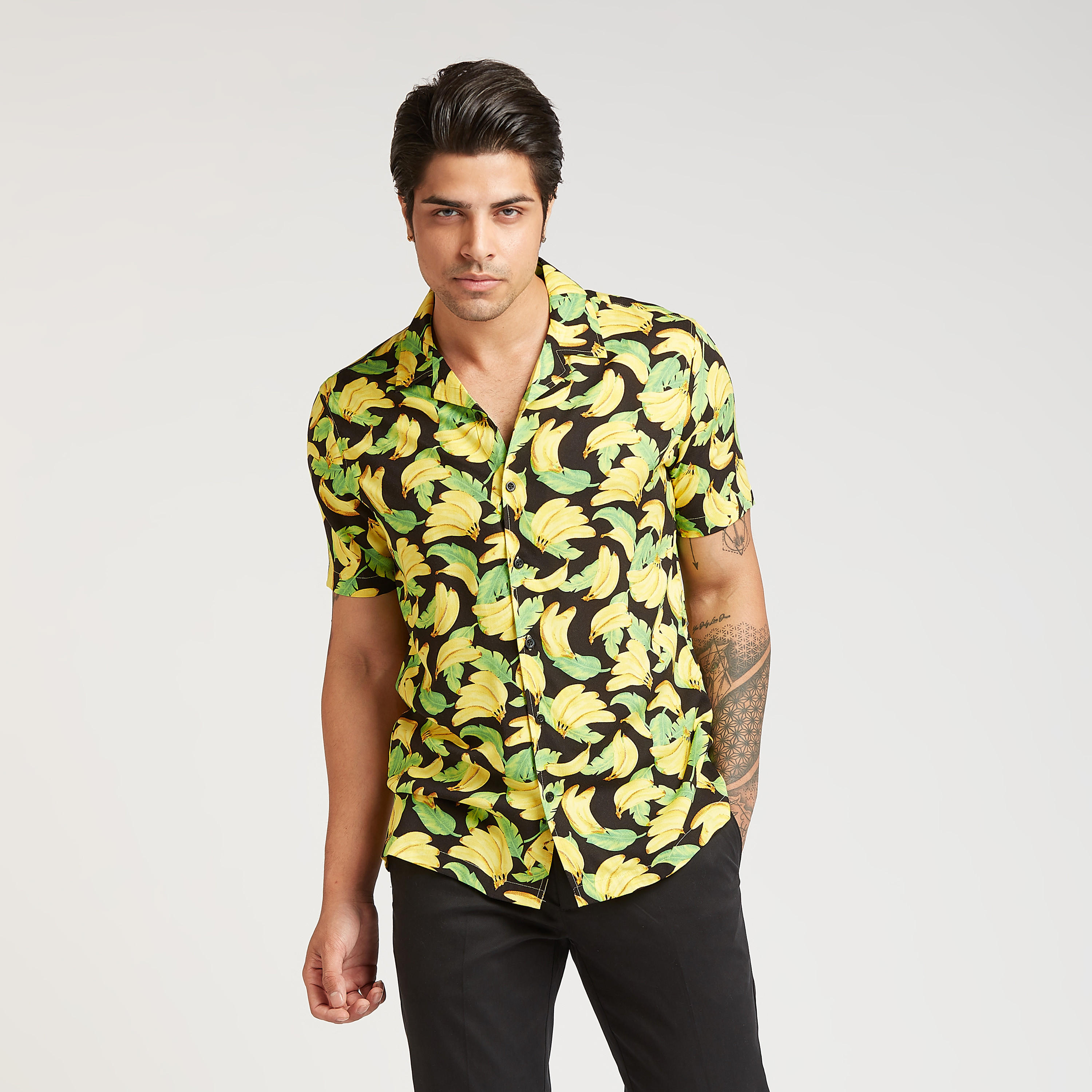 قميص بقصة سليم بياقة عاديّة وأكمام قصيرة وطبعات-men-clothing-shirts-image-5
