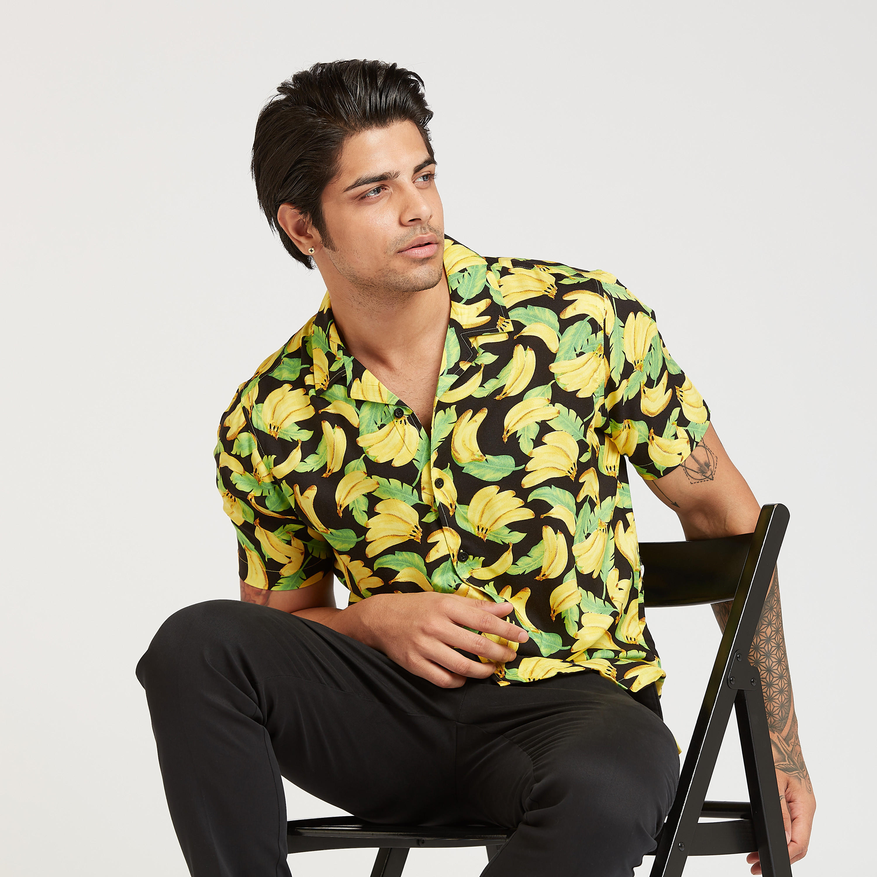قميص بقصة سليم بياقة عاديّة وأكمام قصيرة وطبعات-men-clothing-shirts-image-3