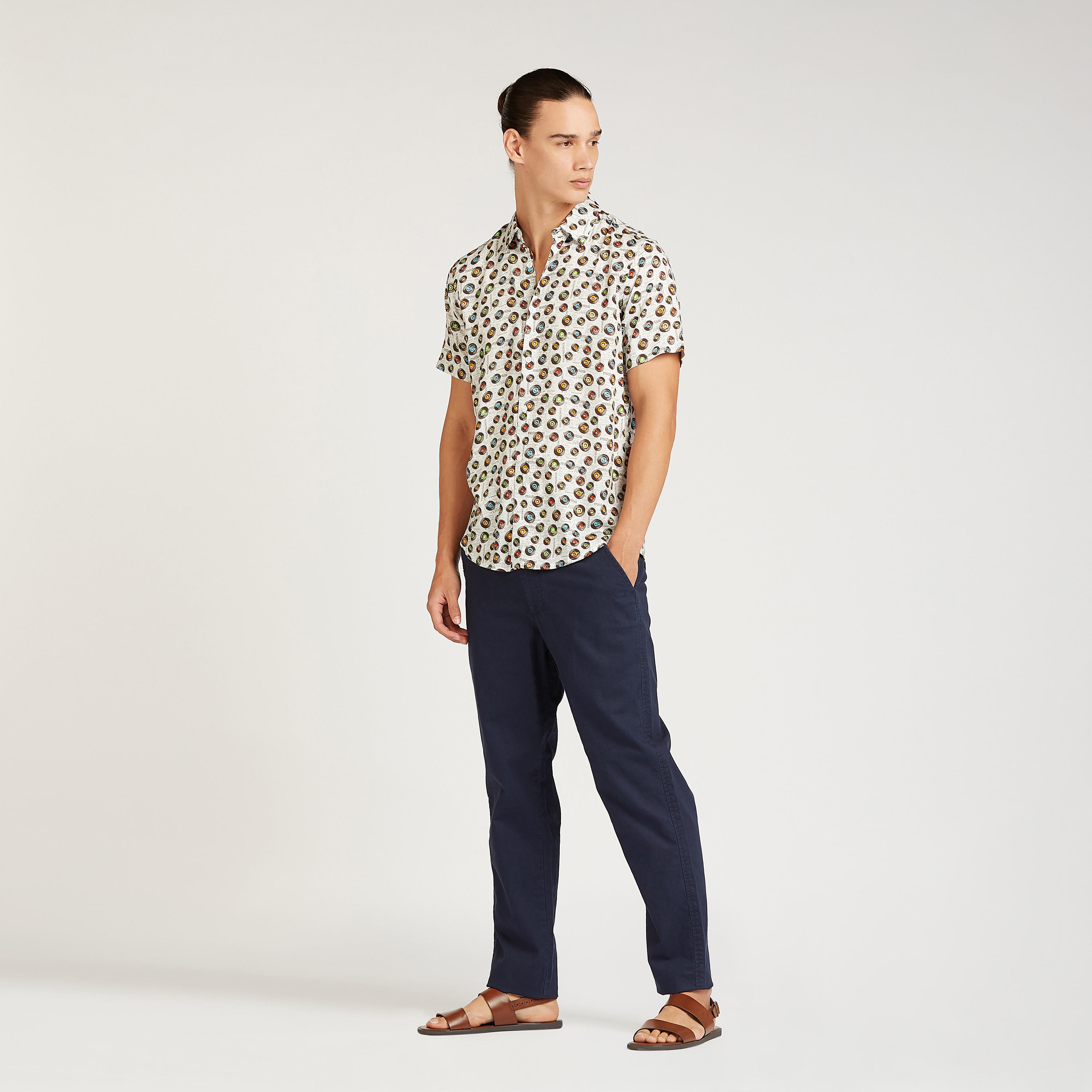 قميص بياقة عاديّة وأكمام قصيرة وطبعات-men-clothing-shirts-image-2