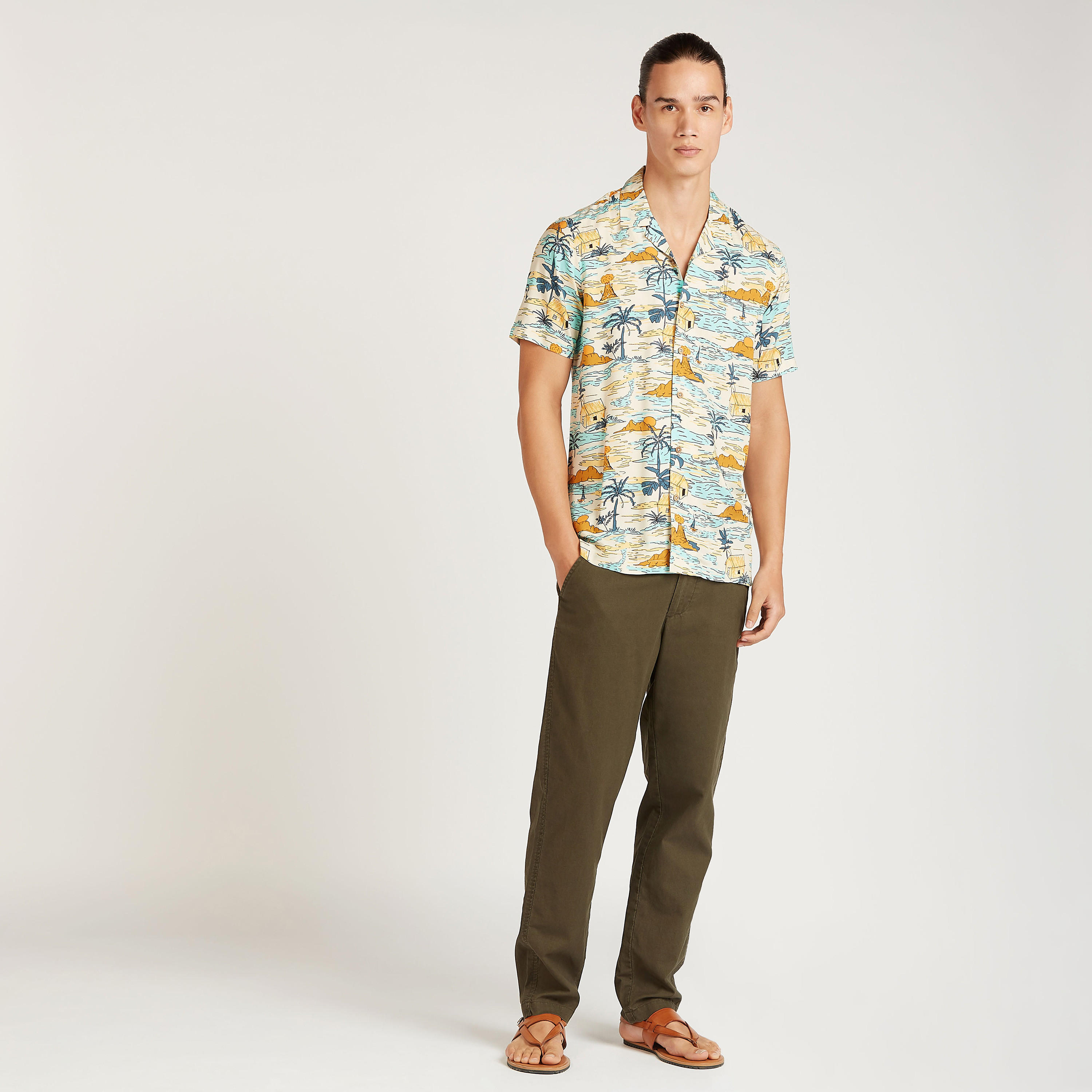 قميص بياقة عاديّة وأكمام قصيرة وطبعات-men-clothing-shirts-image-3
