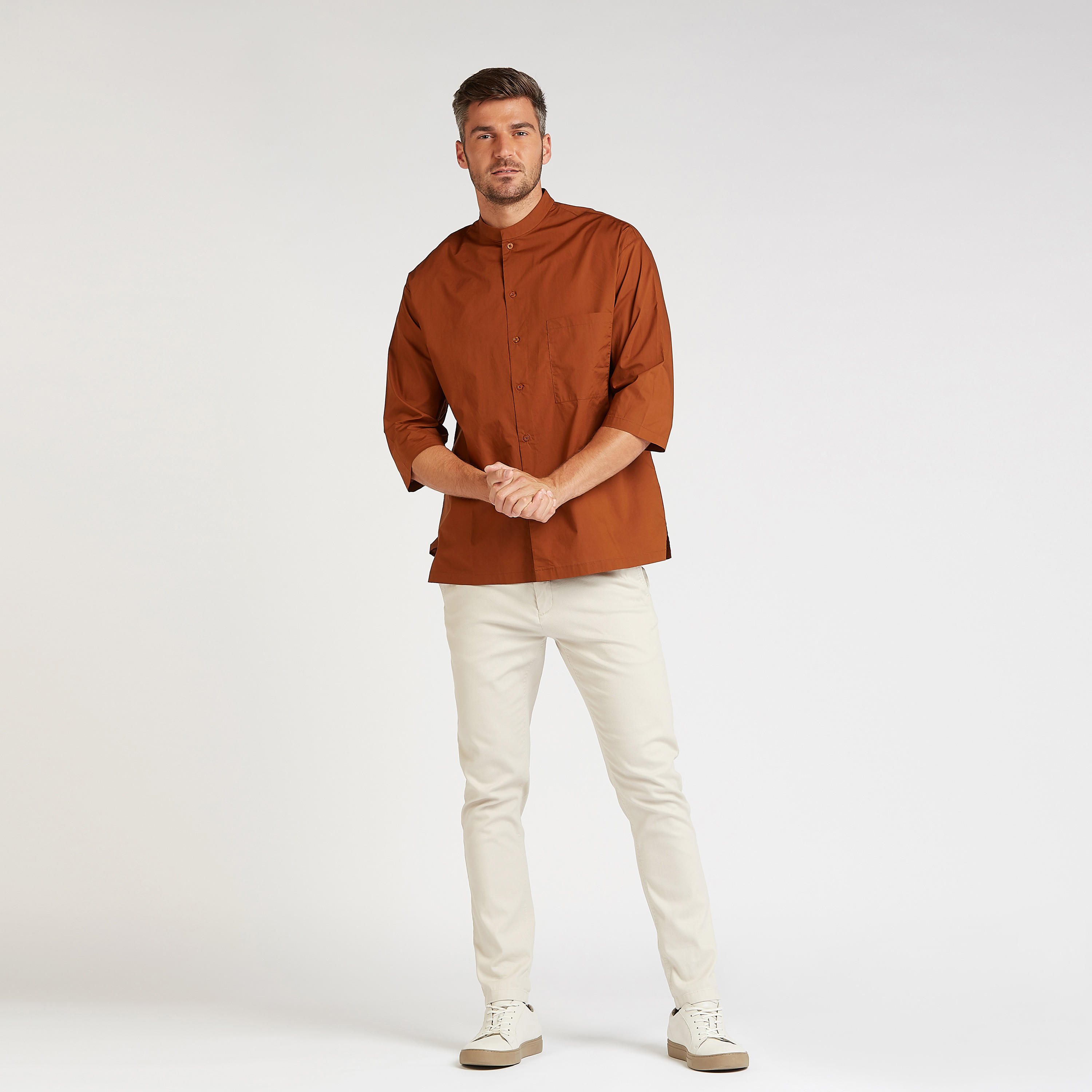 قميص كتّان سادة بياقة ماندارين وجيب على الصدر-men-clothing-shirts-image-3