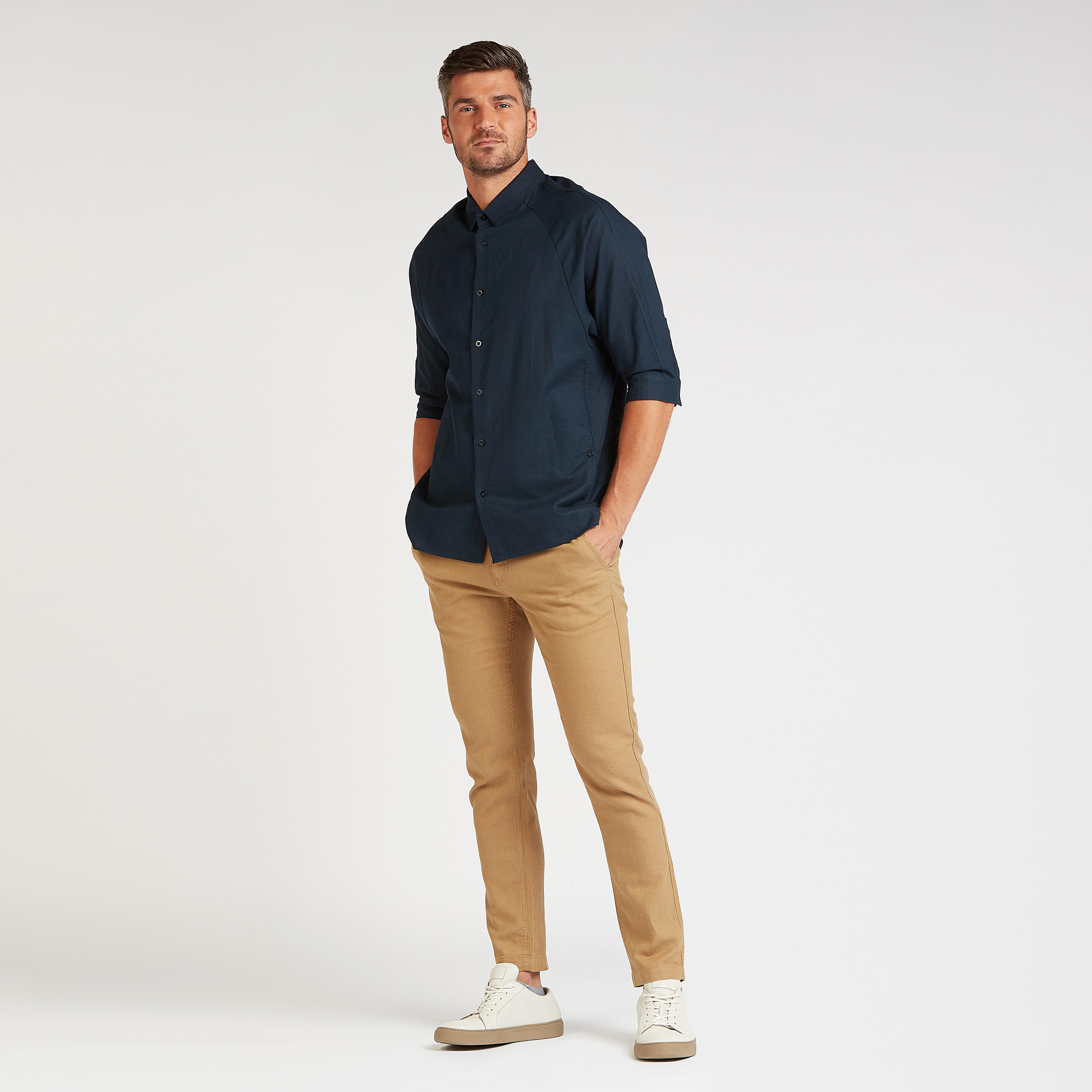 قميص كتّان سادة بأكمام 3/4 وجيوب-men-clothing-shirts-image-2