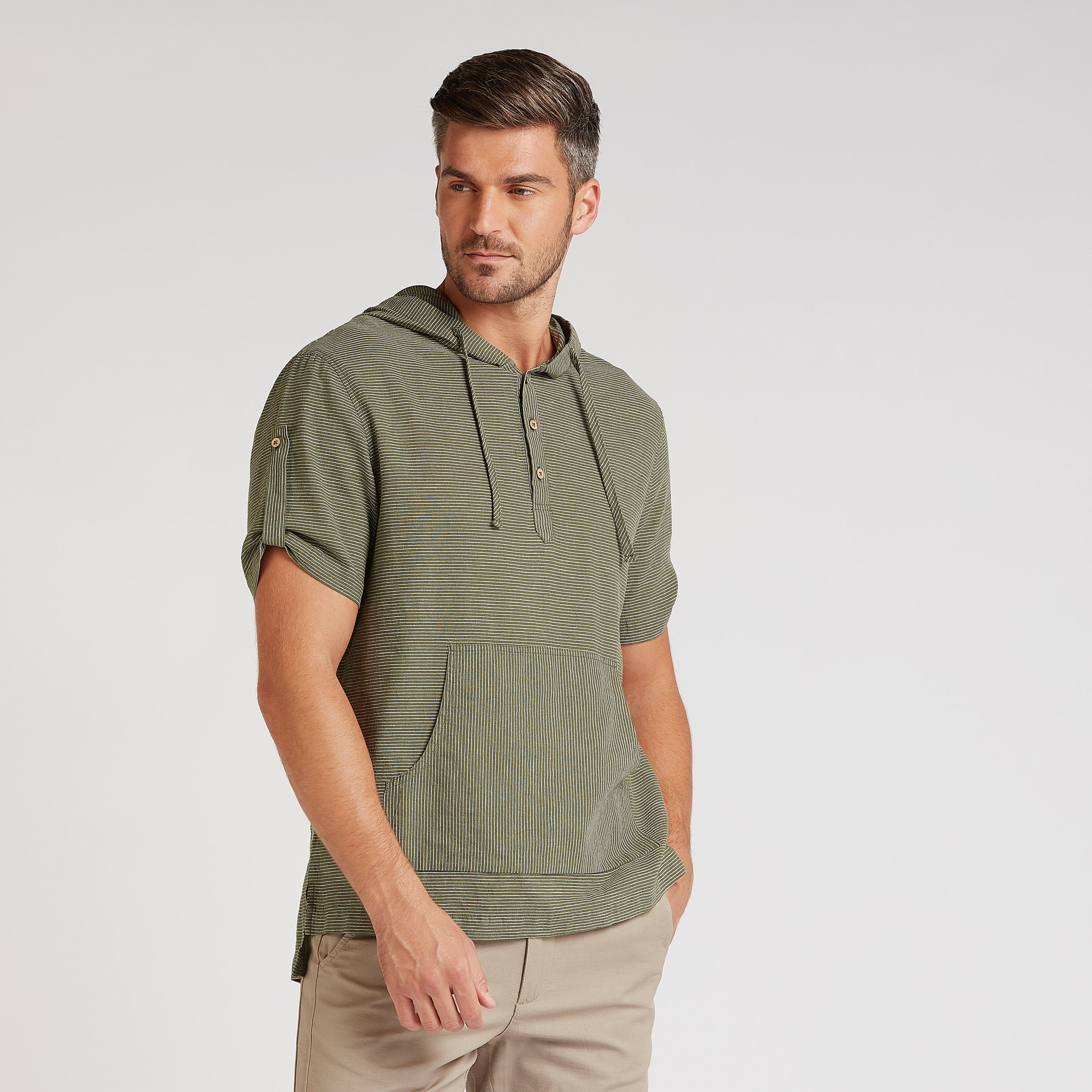 تيشيرت كتّان مخطط بقبّعة وحوّاف غير مستوية-men-clothing-tshirtsandpolos-tshirts-image-5