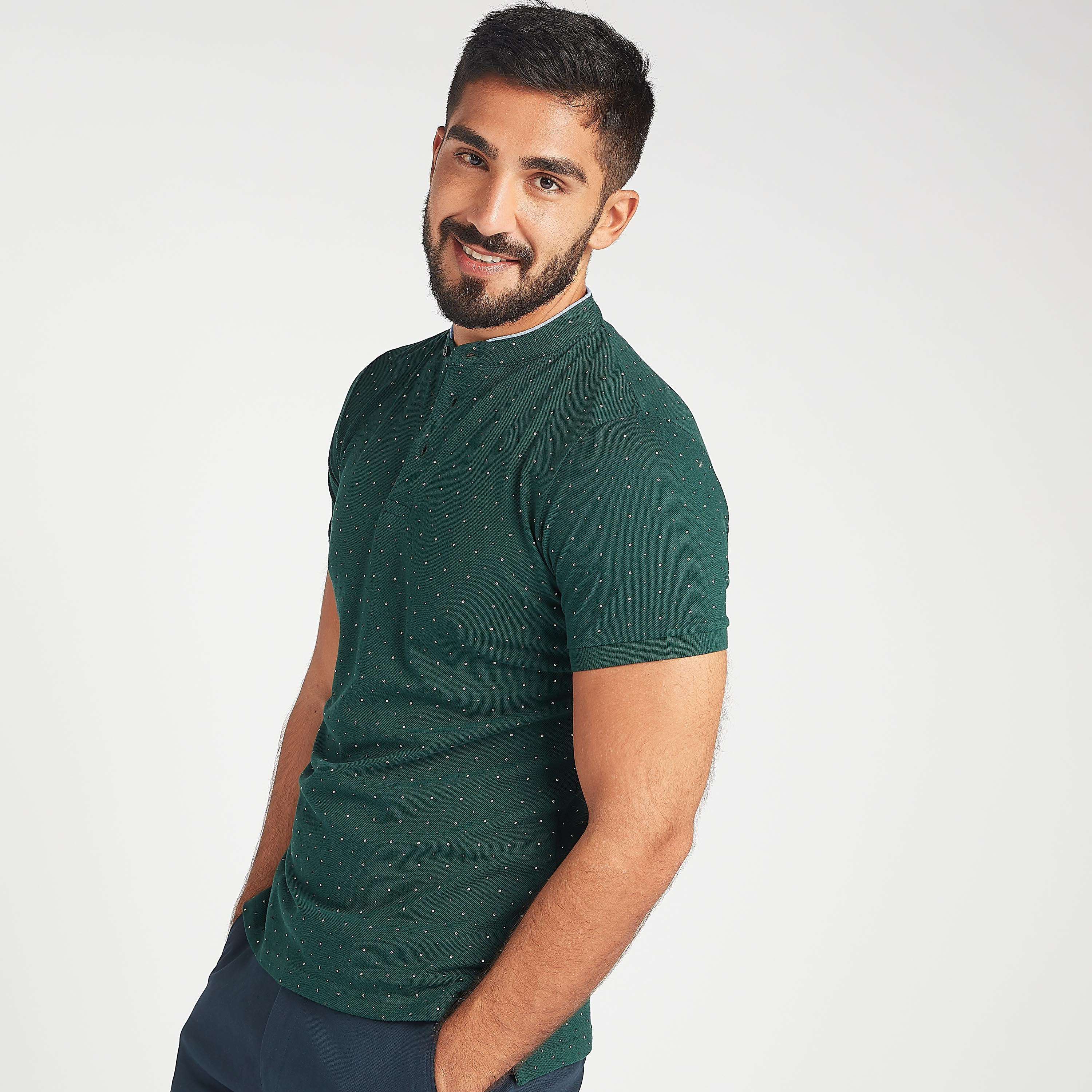 تيشيرت بياقة هينلي مع طبعات وأكمام قصيرة-men-clothing-tshirtsandpolos-tshirts-image-1