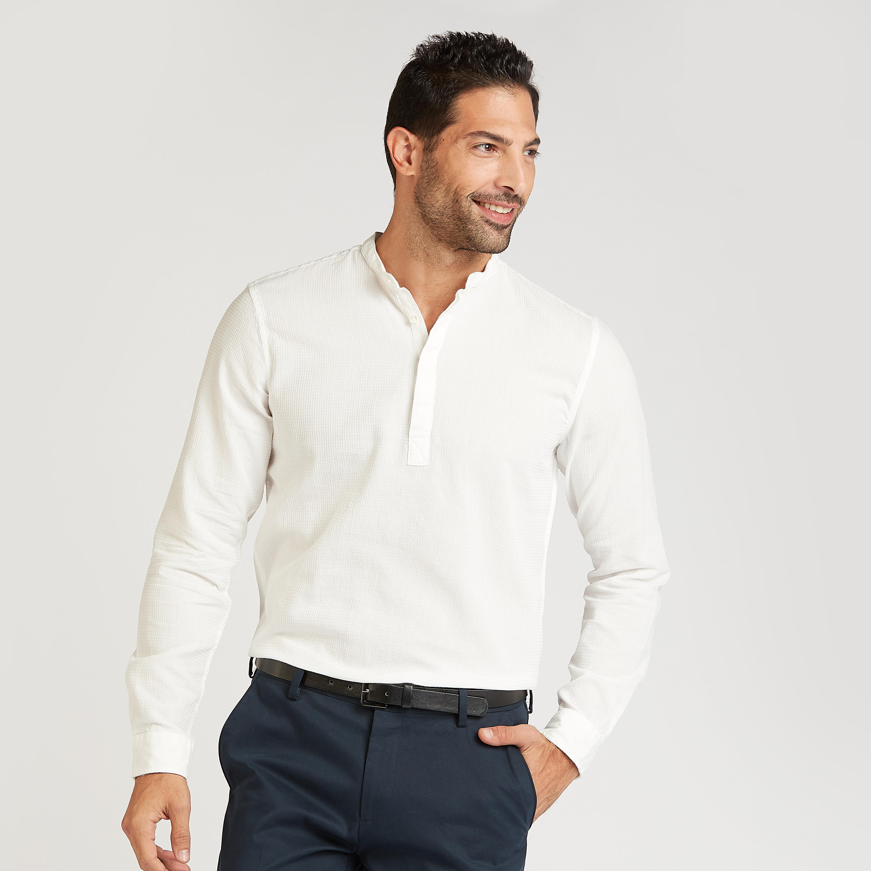 قميص مستدام بارز الملمس بياقة ماندارين وأكمام طويلة-men-clothing-shirts-image-1