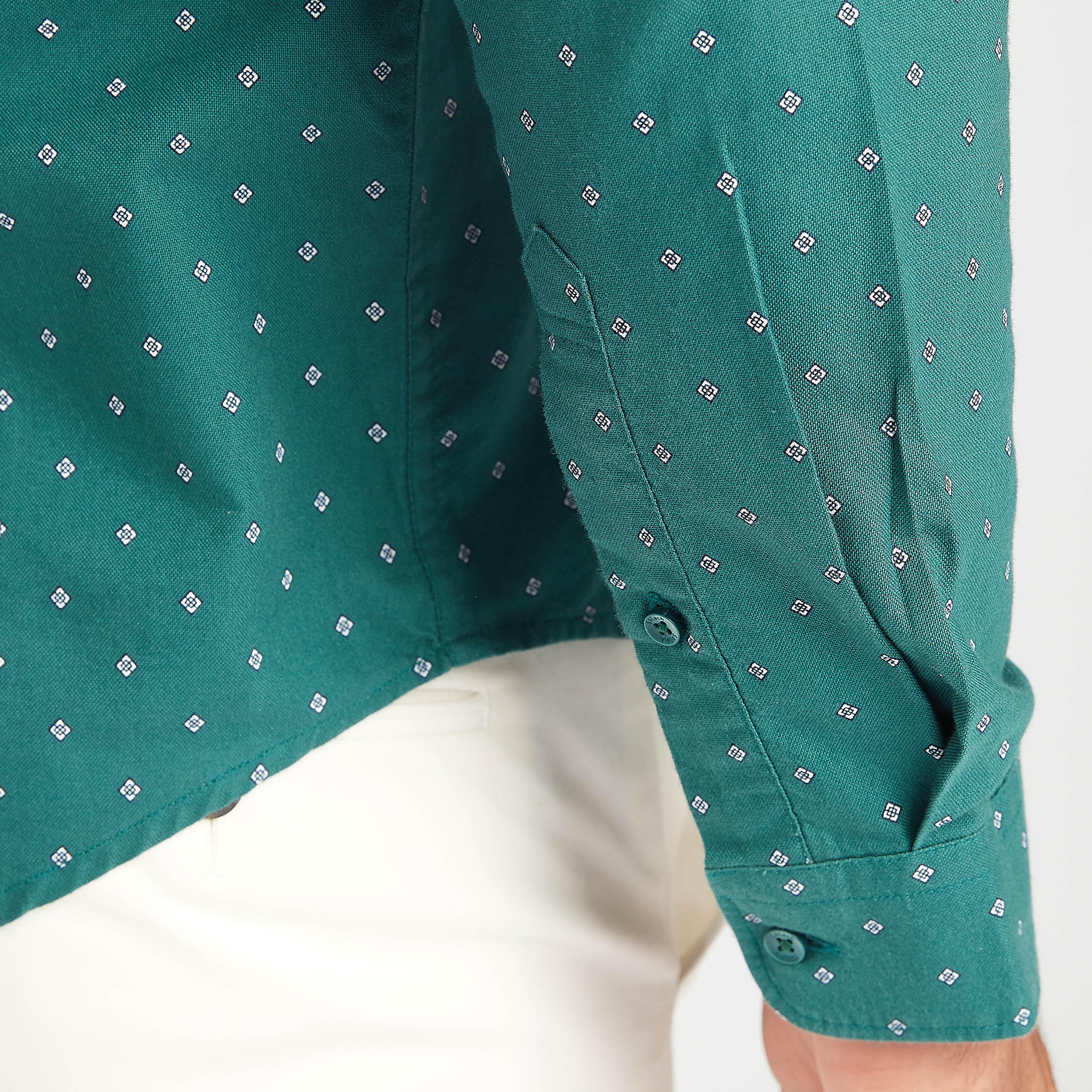 قميص مستدام بياقة عادية وأكمام طويلة وطبعات-men-clothing-shirts-image-5