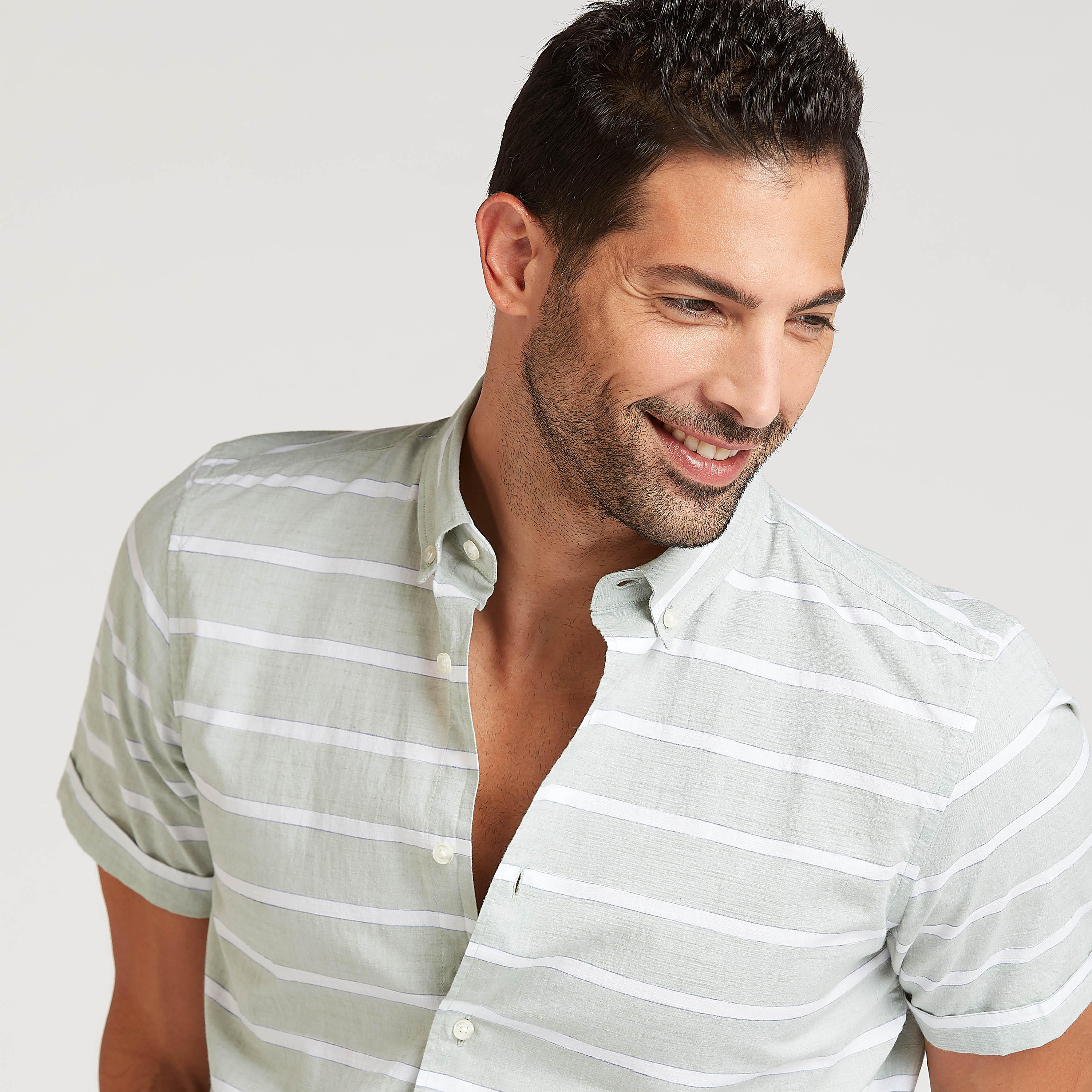 قميص مقلّم بياقة عادي وأكمام قصيرة-men-clothing-shirts-image-3