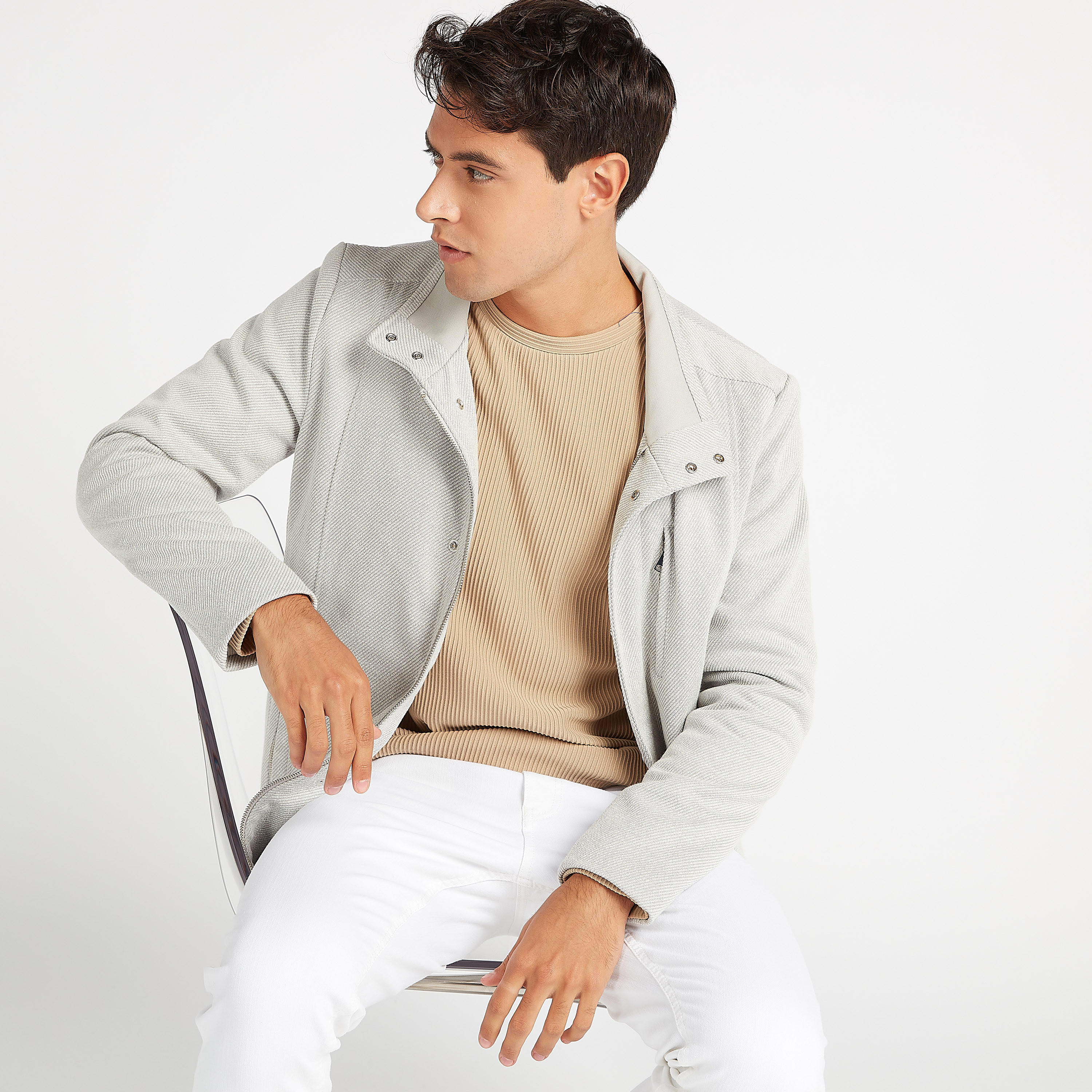 جاكيت طويل سادة بسحّاب وجيوب-men-clothing-jacketsandblazers-jackets-image-1