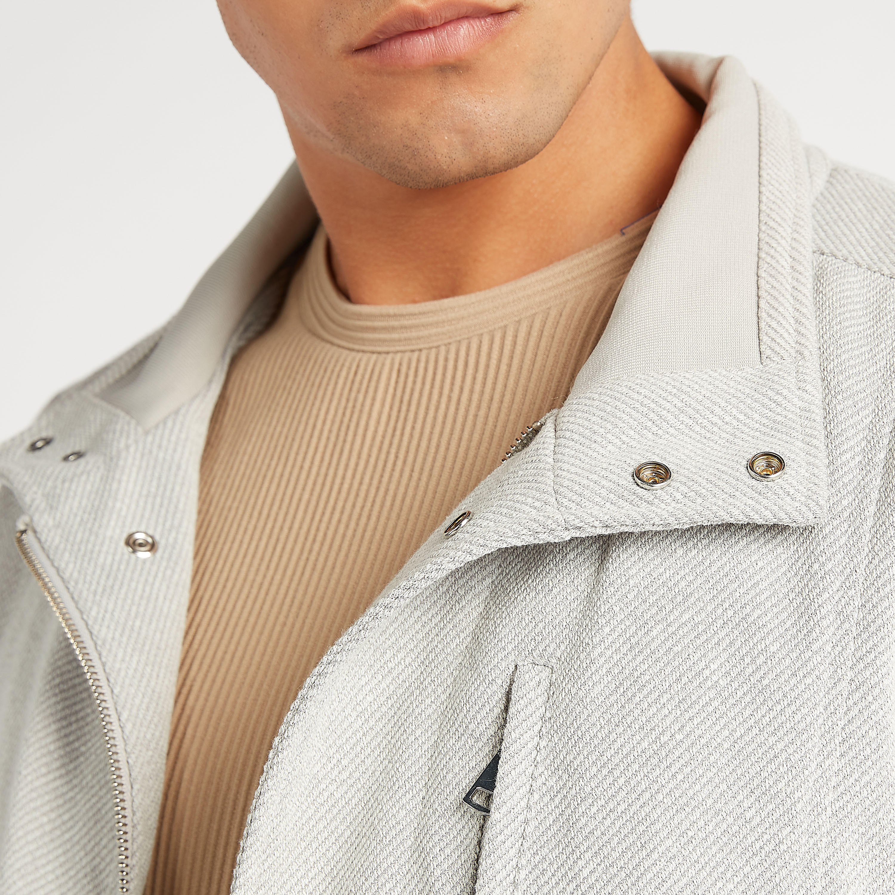 جاكيت طويل سادة بسحّاب وجيوب-men-clothing-jacketsandblazers-jackets-image-5