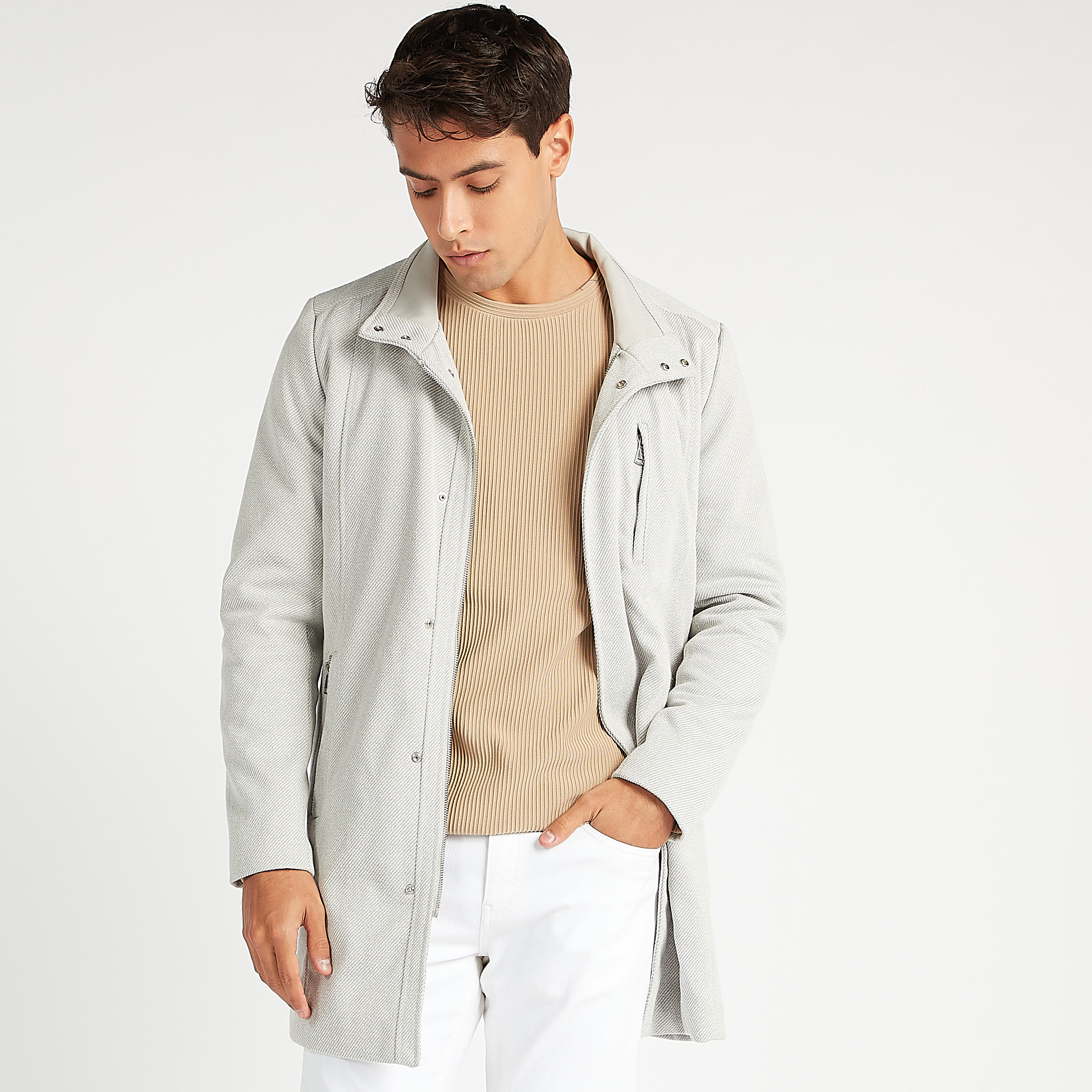 جاكيت طويل سادة بسحّاب وجيوب-men-clothing-jacketsandblazers-jackets-image-6