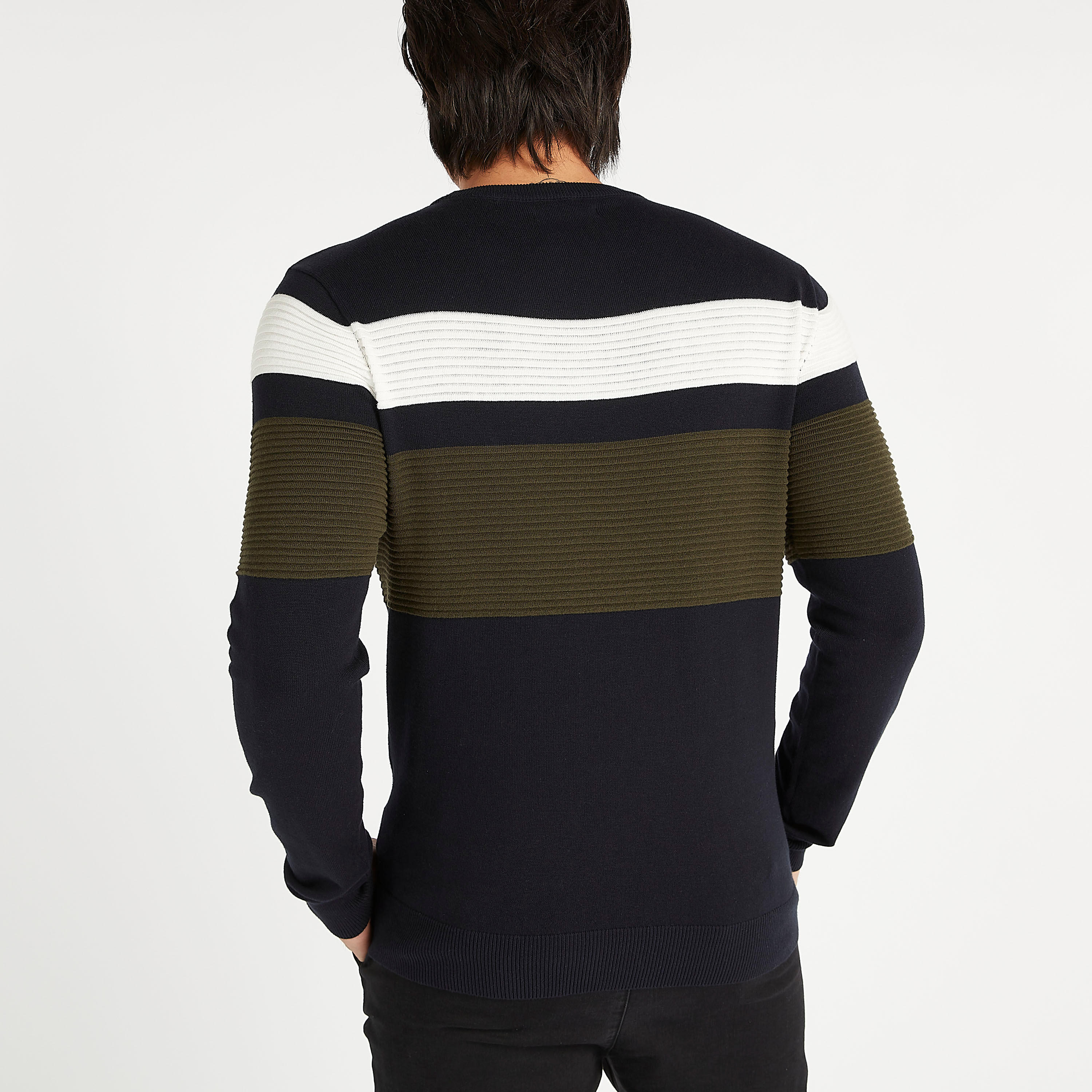 كنزة مستدامة مخطّطة بياقة ضيّقة وأكمام طويلة-men-clothing-sweatersandpullovers-image-4