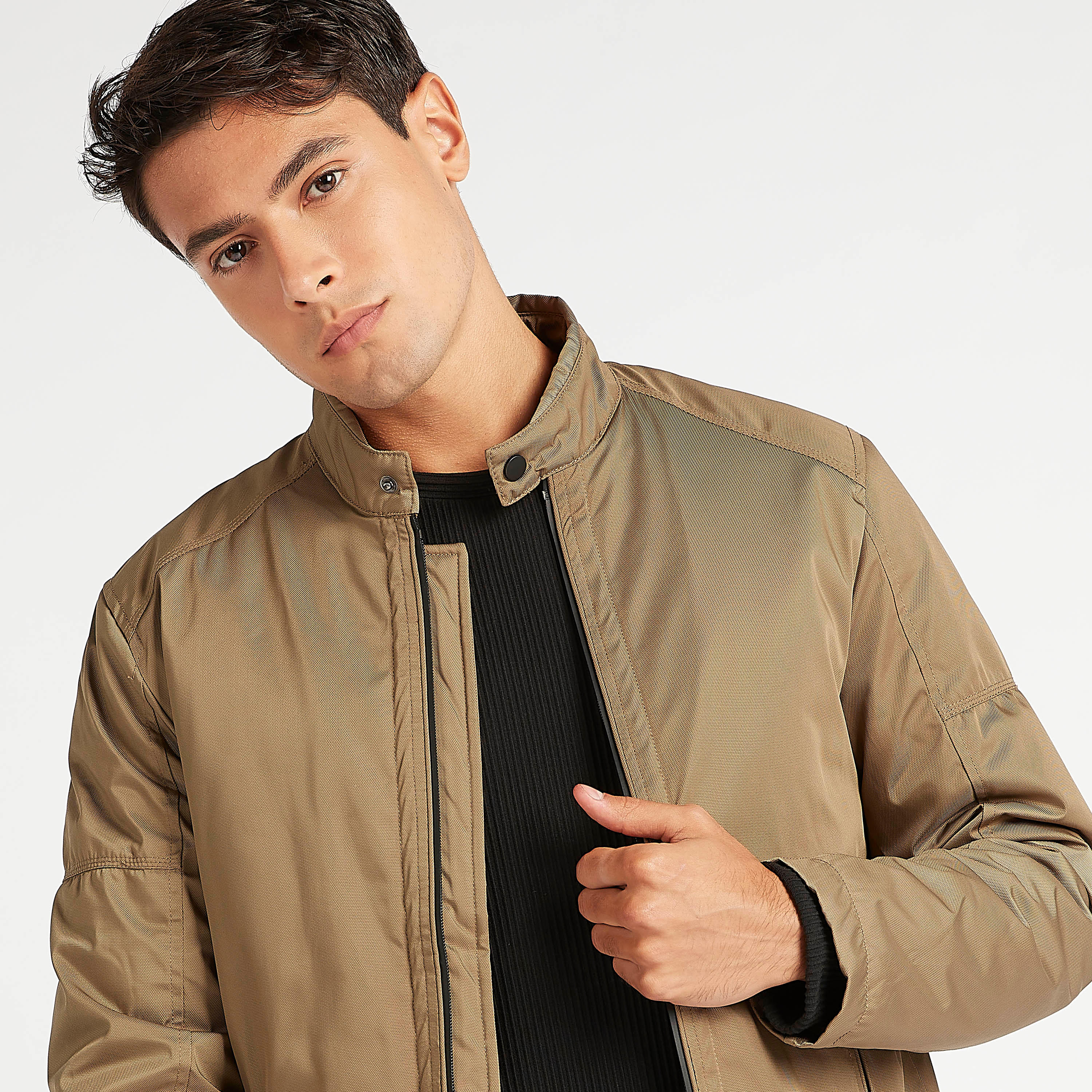 جاكيت بومبر طويل سادة بسحّاب وجيوب-men-clothing-jacketsandblazers-jackets-image-7