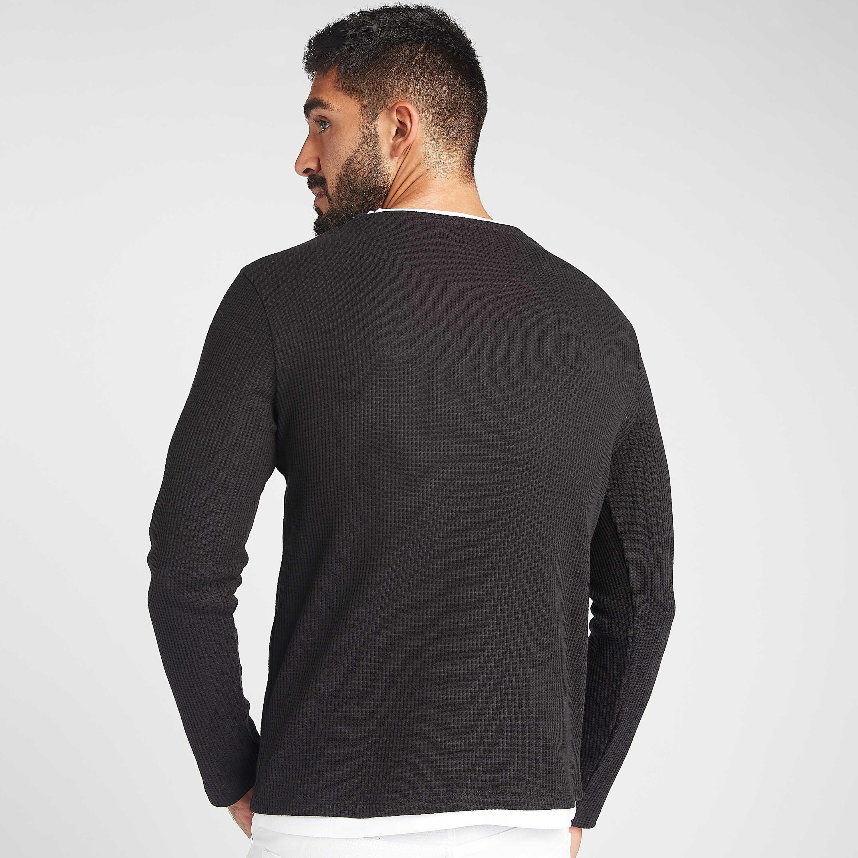 سويت شيرت مستدام بارز الملمس بياقة ضيّقة وأكمام طويلة-men-winterwear-hoodiesandsweatshirts-image-4