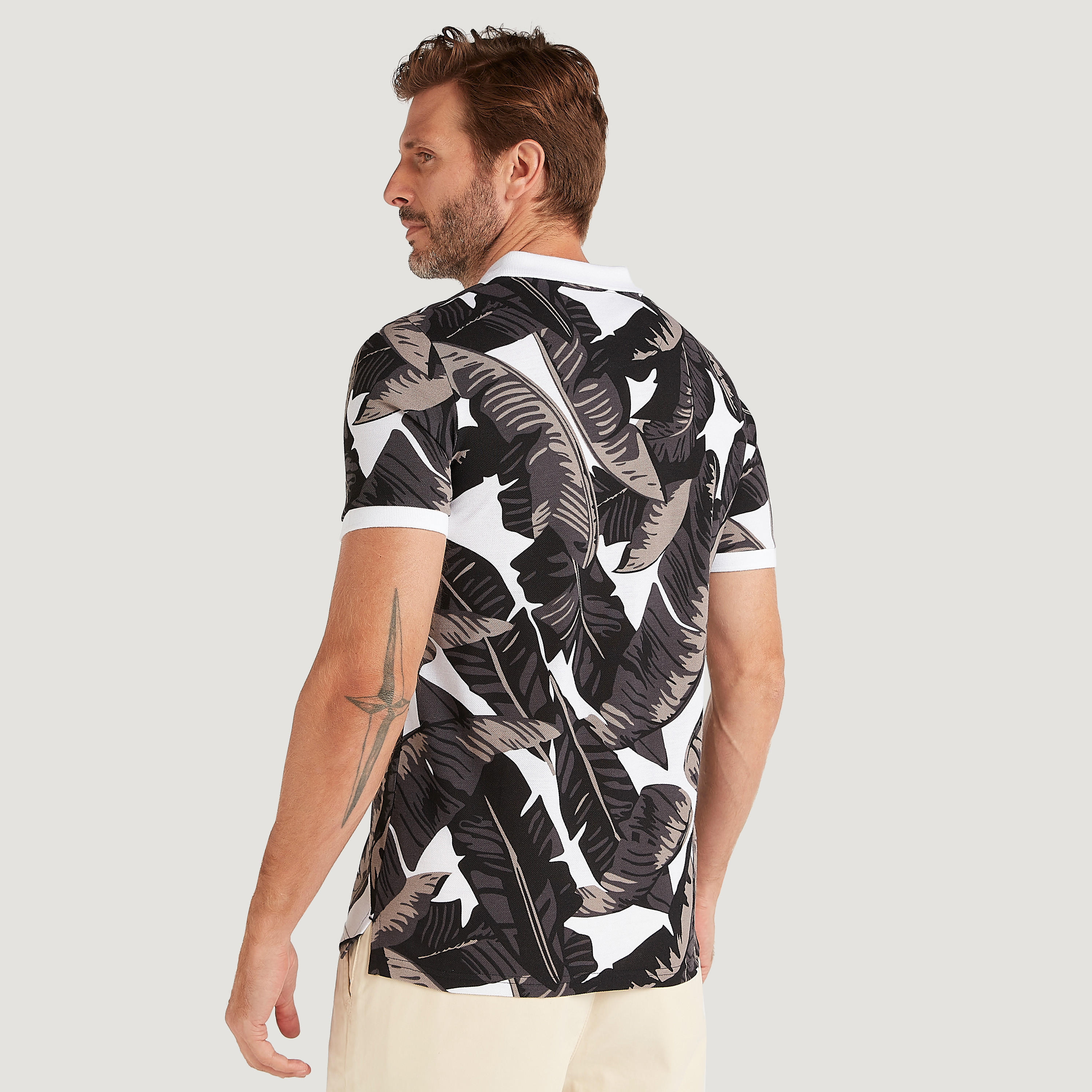 تيشيرت بولو بأكمام قصيرة وطبعات-men-clothing-tshirtsandpolos-polos-image-3