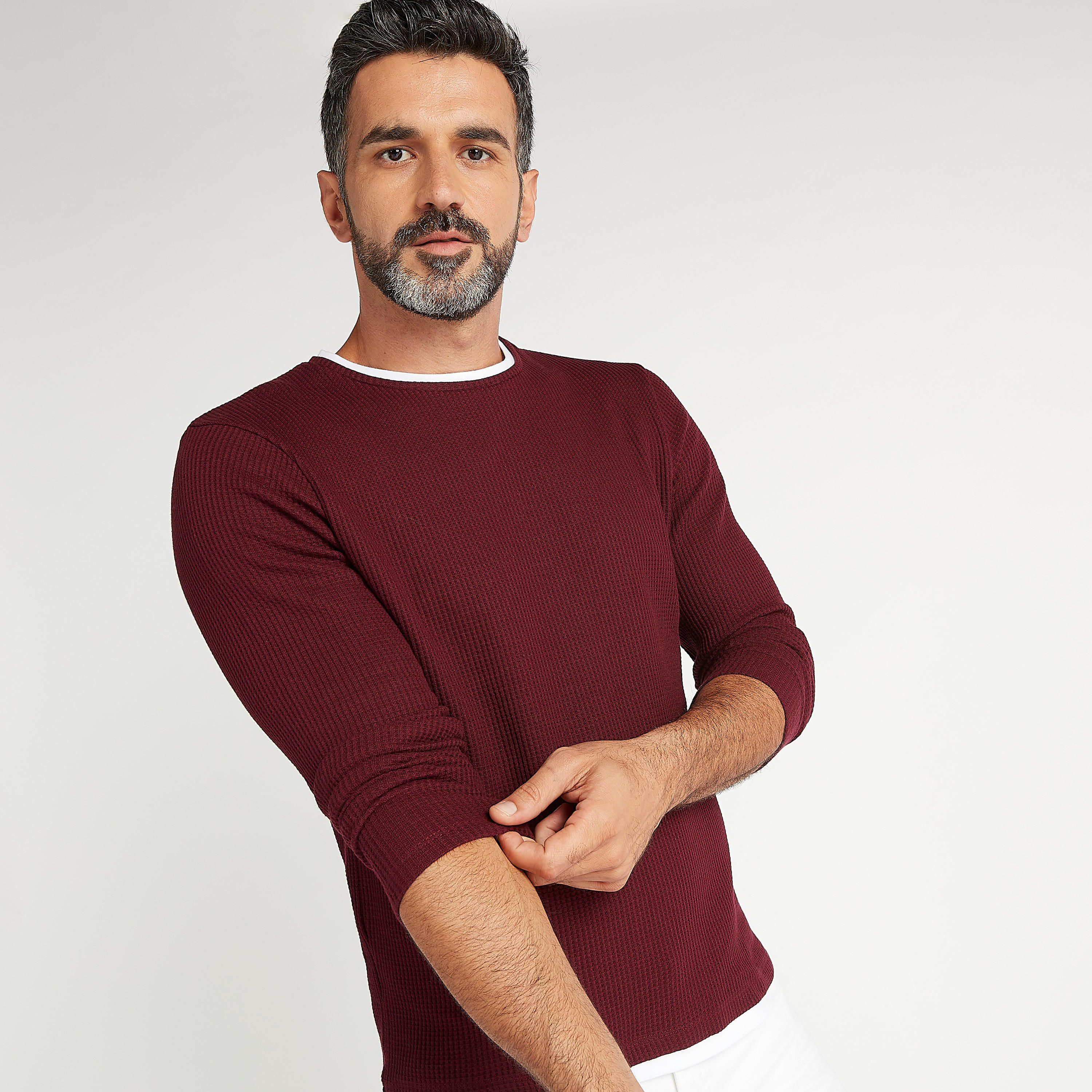 سويت شيرت بارز الملمس بياقة ضيّقة وأكمام طويلة-men-clothing-tshirtsandpolos-tshirts-image-5