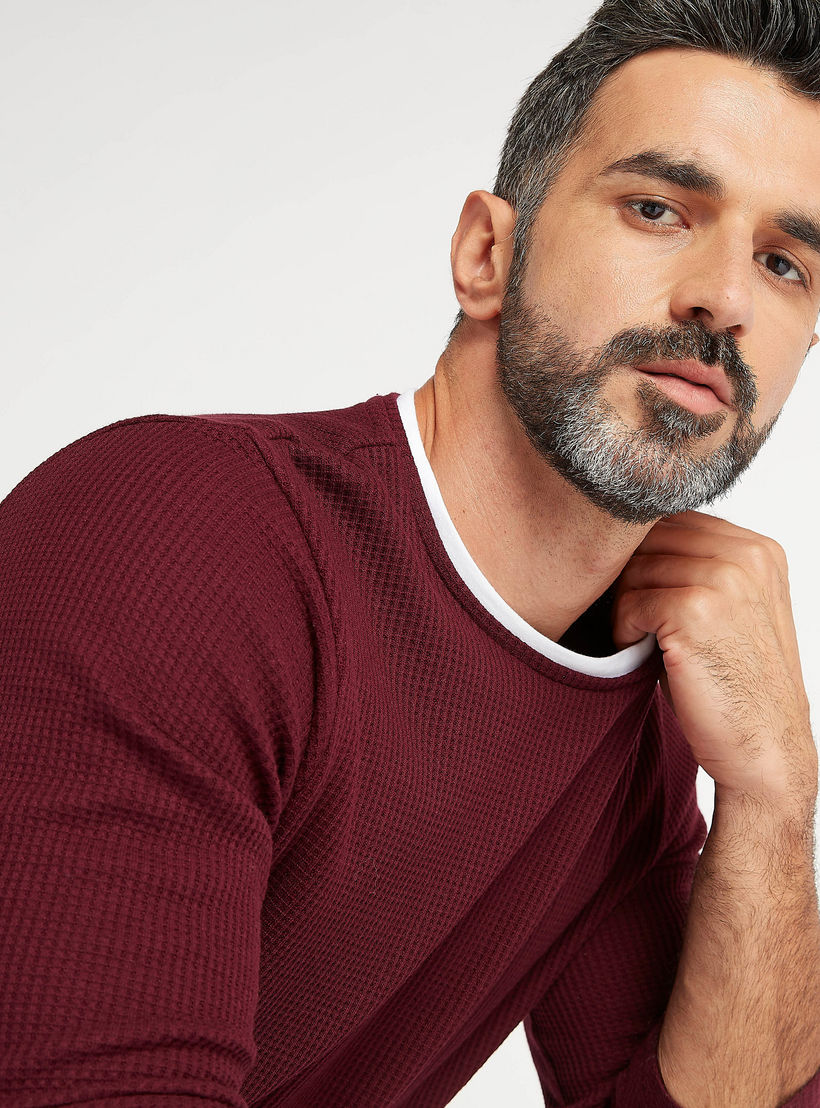 سويت شيرت بارز الملمس بياقة ضيّقة وأكمام طويلة-men-clothing-tshirtsandpolos-tshirts-image-3