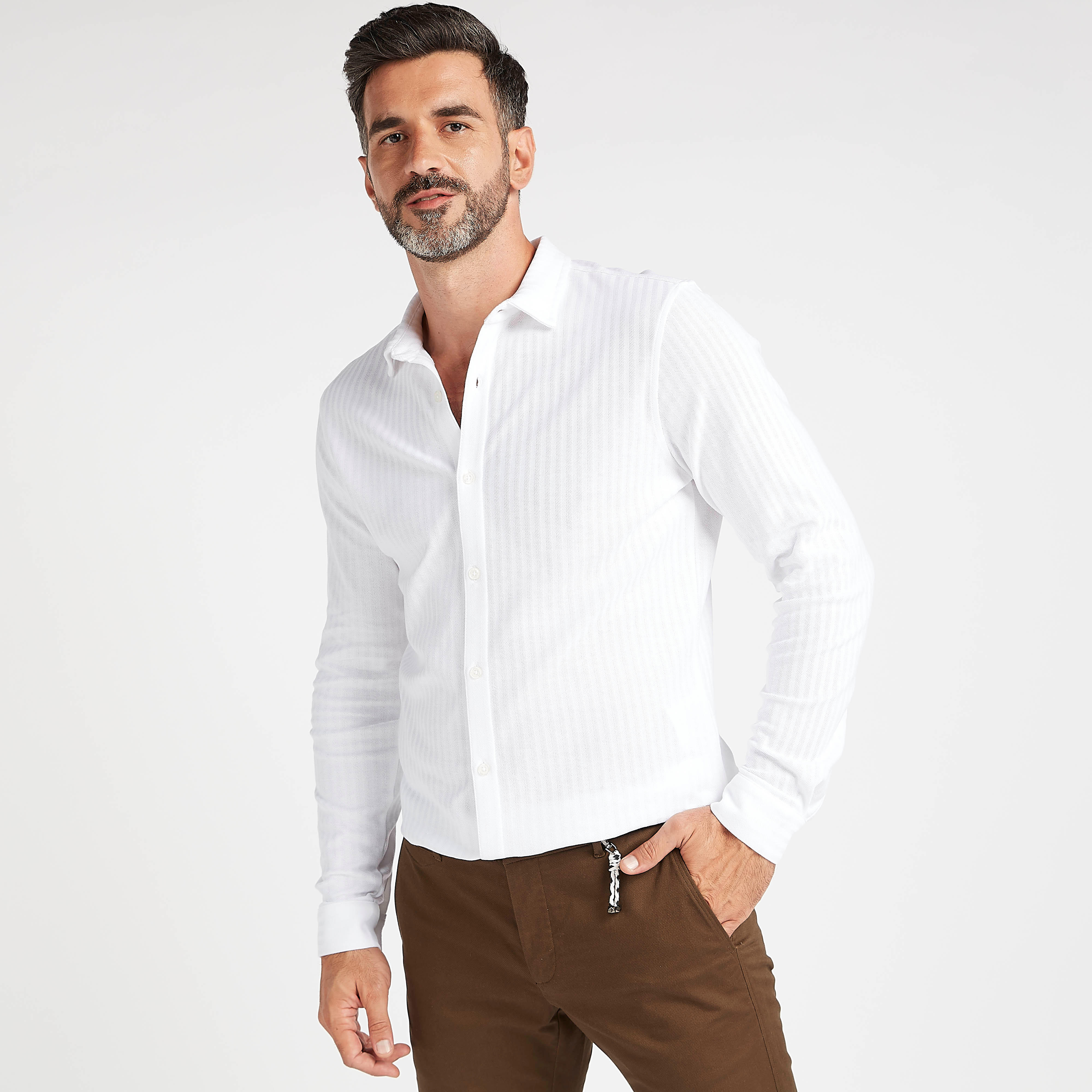 قميص بارز الملمس بقصّة سليم وأكمام طويلة-men-clothing-shirts-image-1