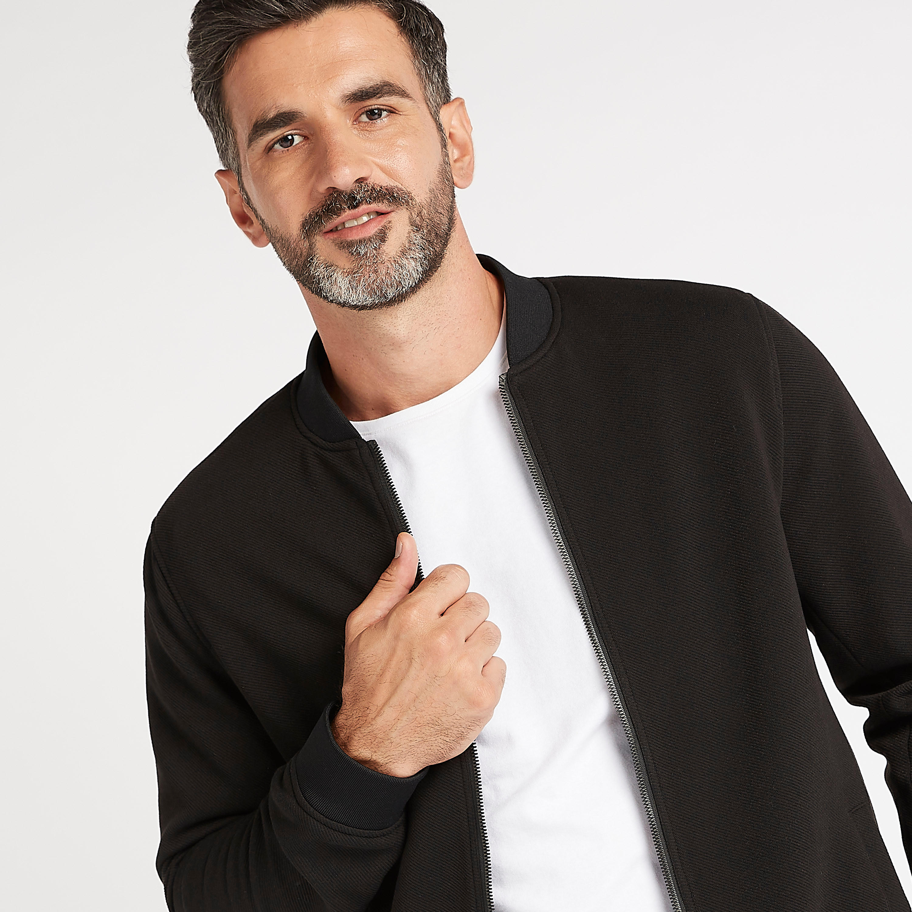 جاكيت بارز الملمس بأكمام طويلة وسحّاب-men-clothing-jacketsandblazers-jackets-image-4