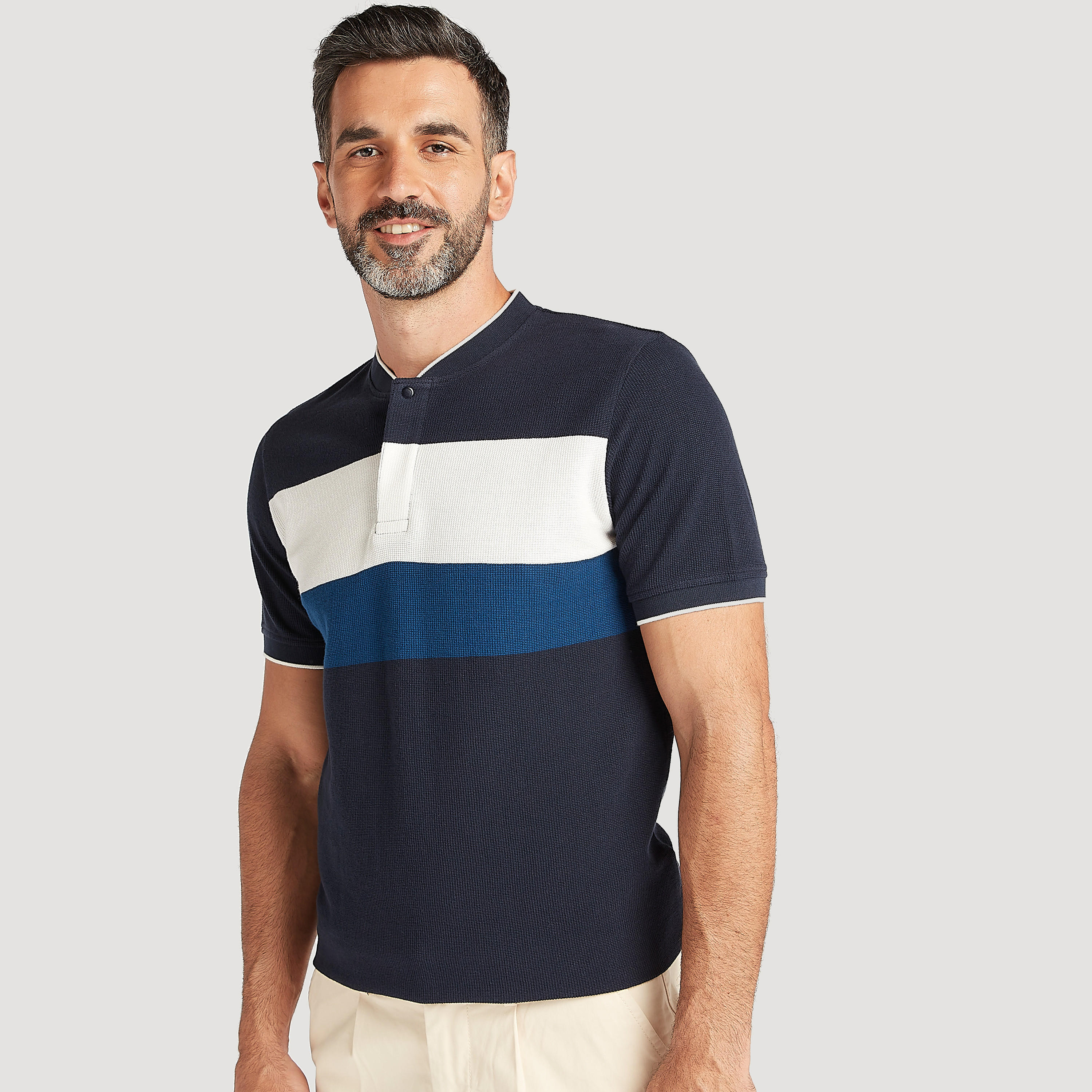 تيشيرت مخطط بياقة هينلي وأكمام قصيرة-men-clothing-tshirtsandpolos-tshirts-image-1