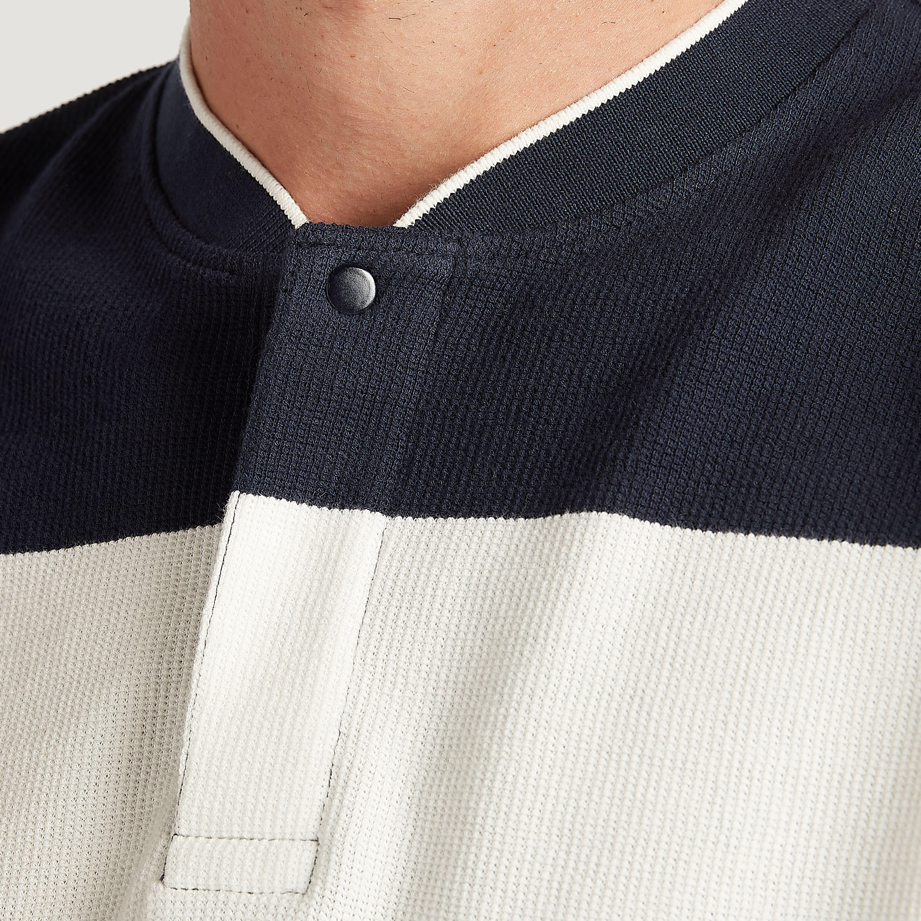 تيشيرت مخطط بياقة هينلي وأكمام قصيرة-men-clothing-tshirtsandpolos-tshirts-image-3