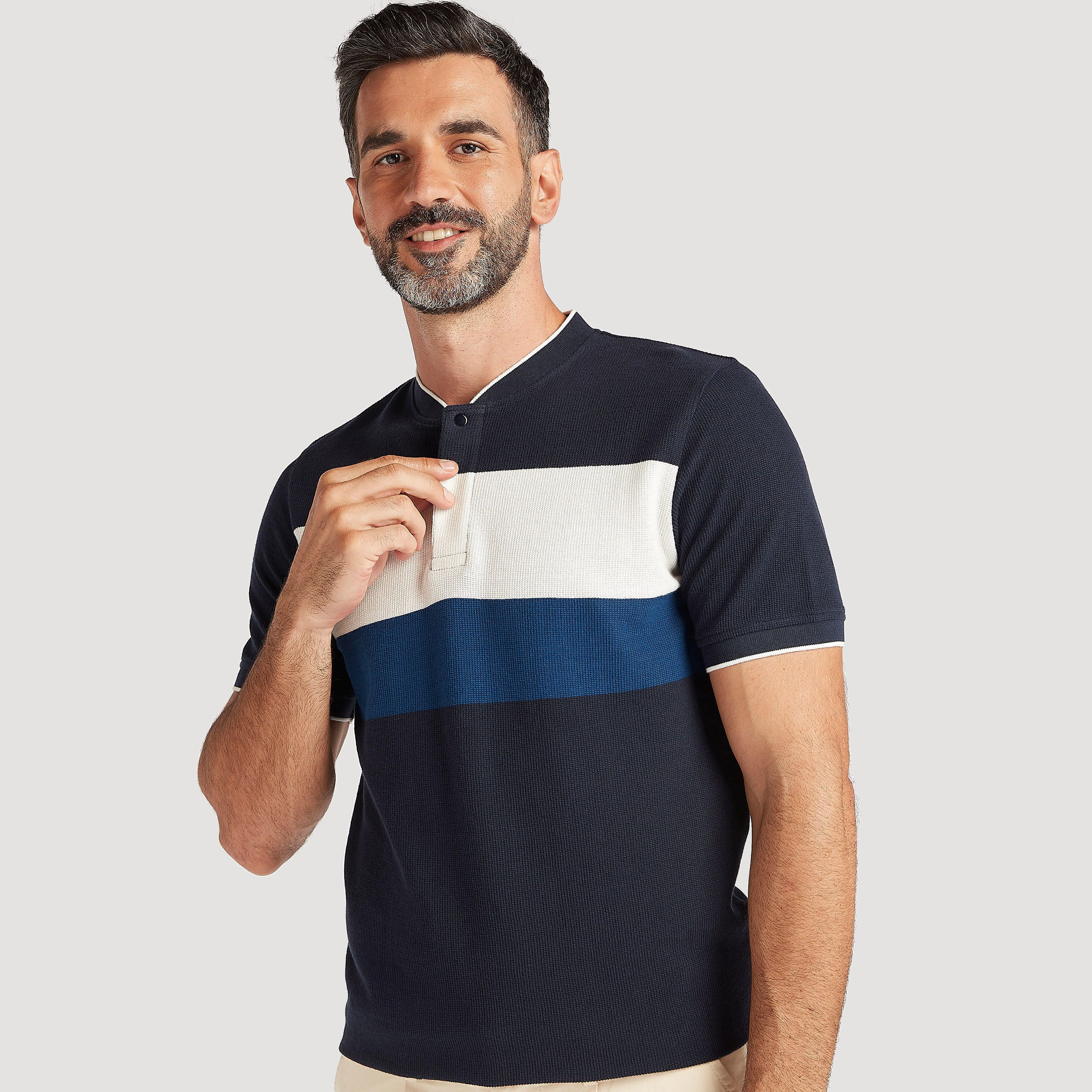 تيشيرت مخطط بياقة هينلي وأكمام قصيرة-men-clothing-tshirtsandpolos-tshirts-image-5