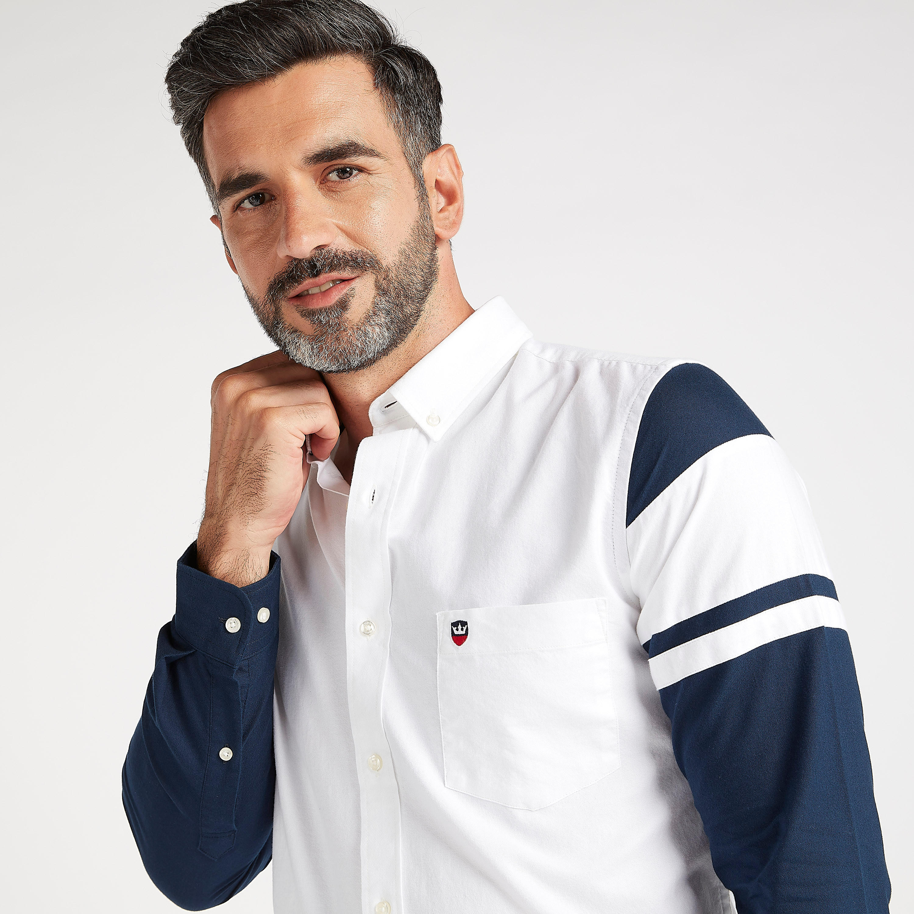 قميص بتصاميم مغايرة وأكمام طويلة وجيب على الصدر-men-clothing-shirts-image-3