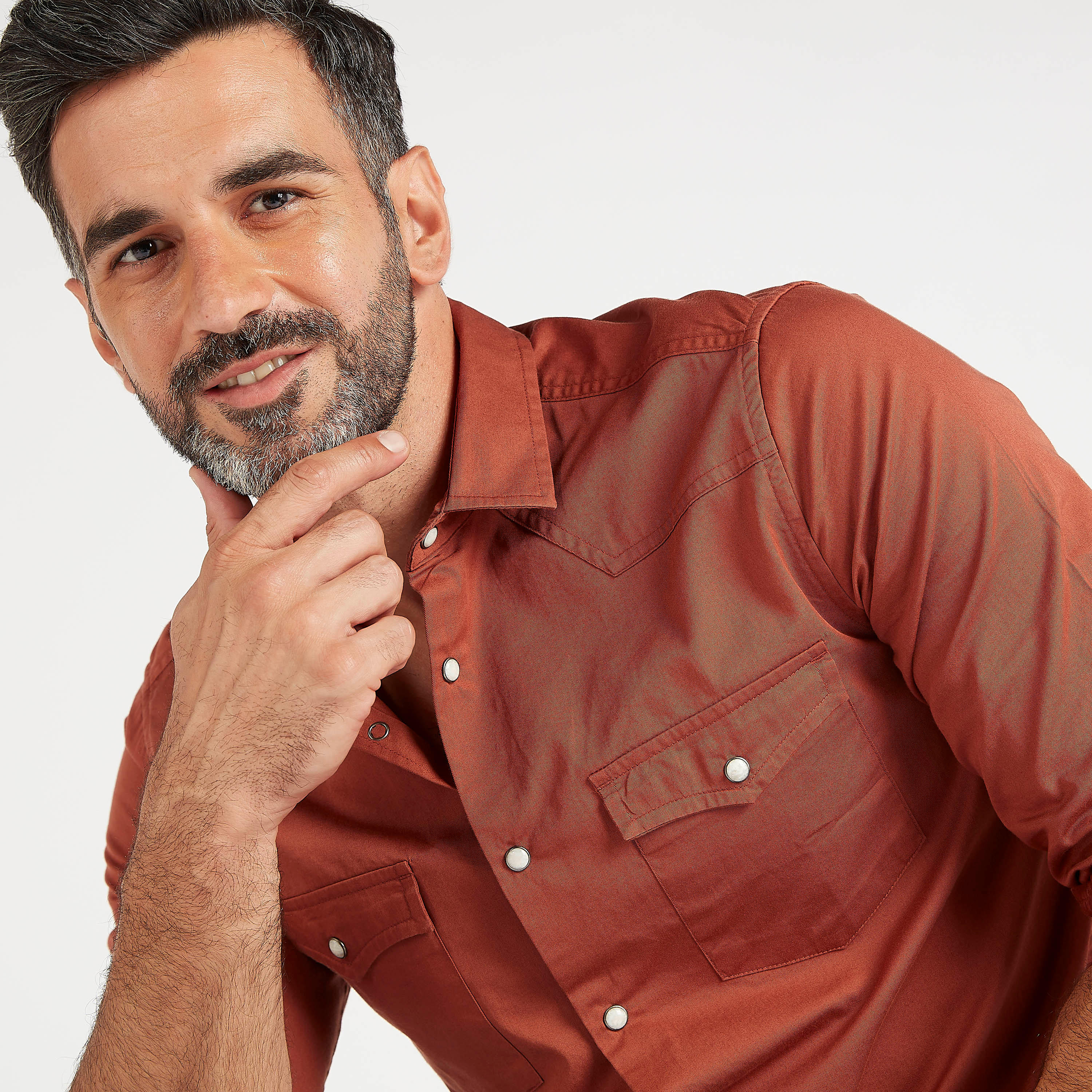 قميص سادة سليم فيت بأكمام طويلة وجيب على الصدر-men-clothing-shirts-image-4