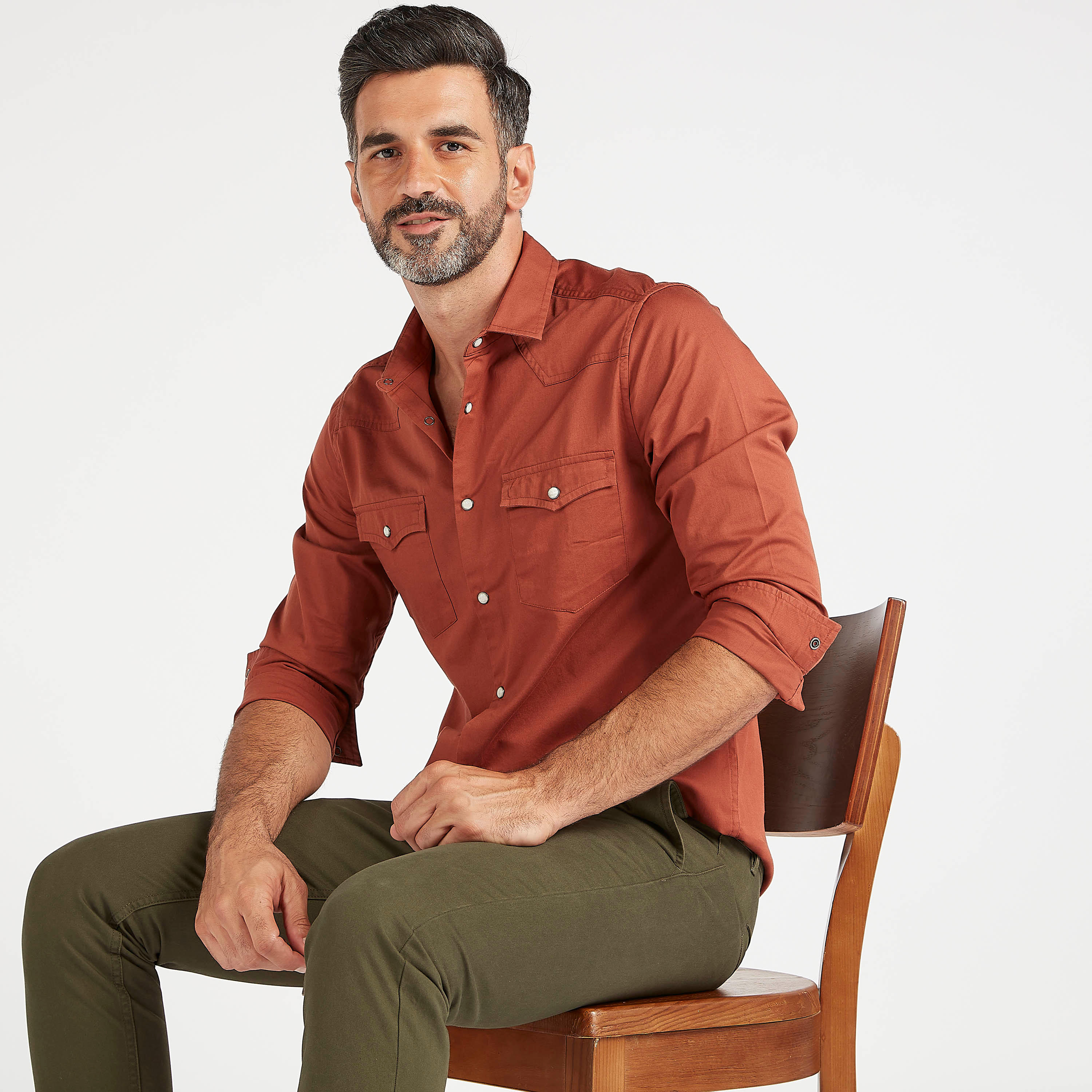 قميص سادة سليم فيت بأكمام طويلة وجيب على الصدر-men-clothing-shirts-image-3