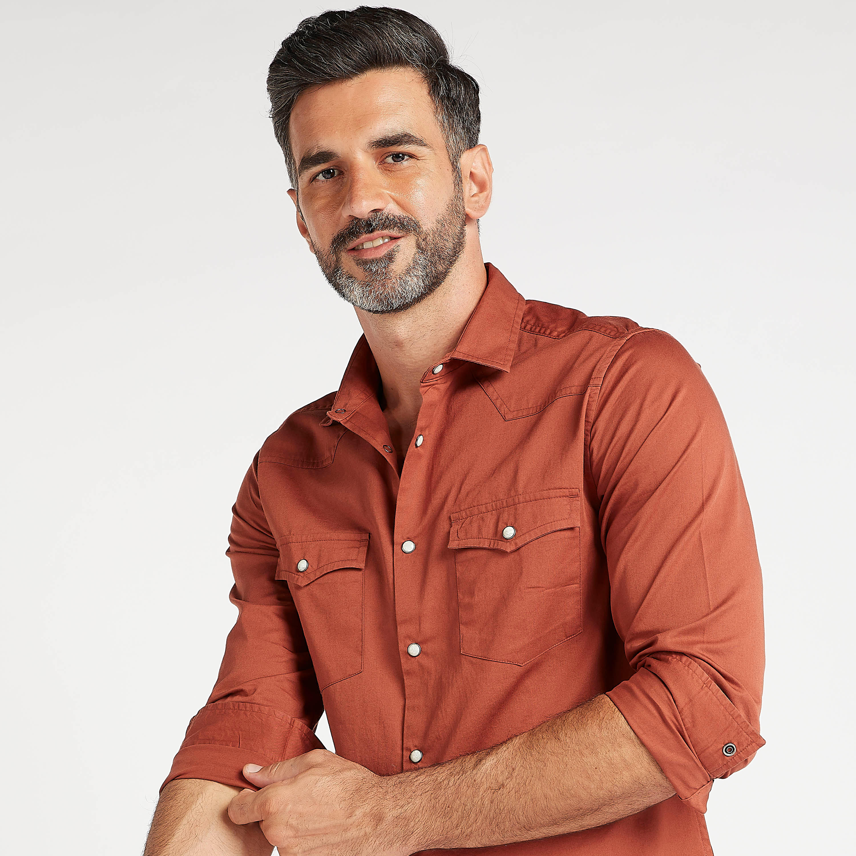 قميص سادة سليم فيت بأكمام طويلة وجيب على الصدر-men-clothing-shirts-image-1