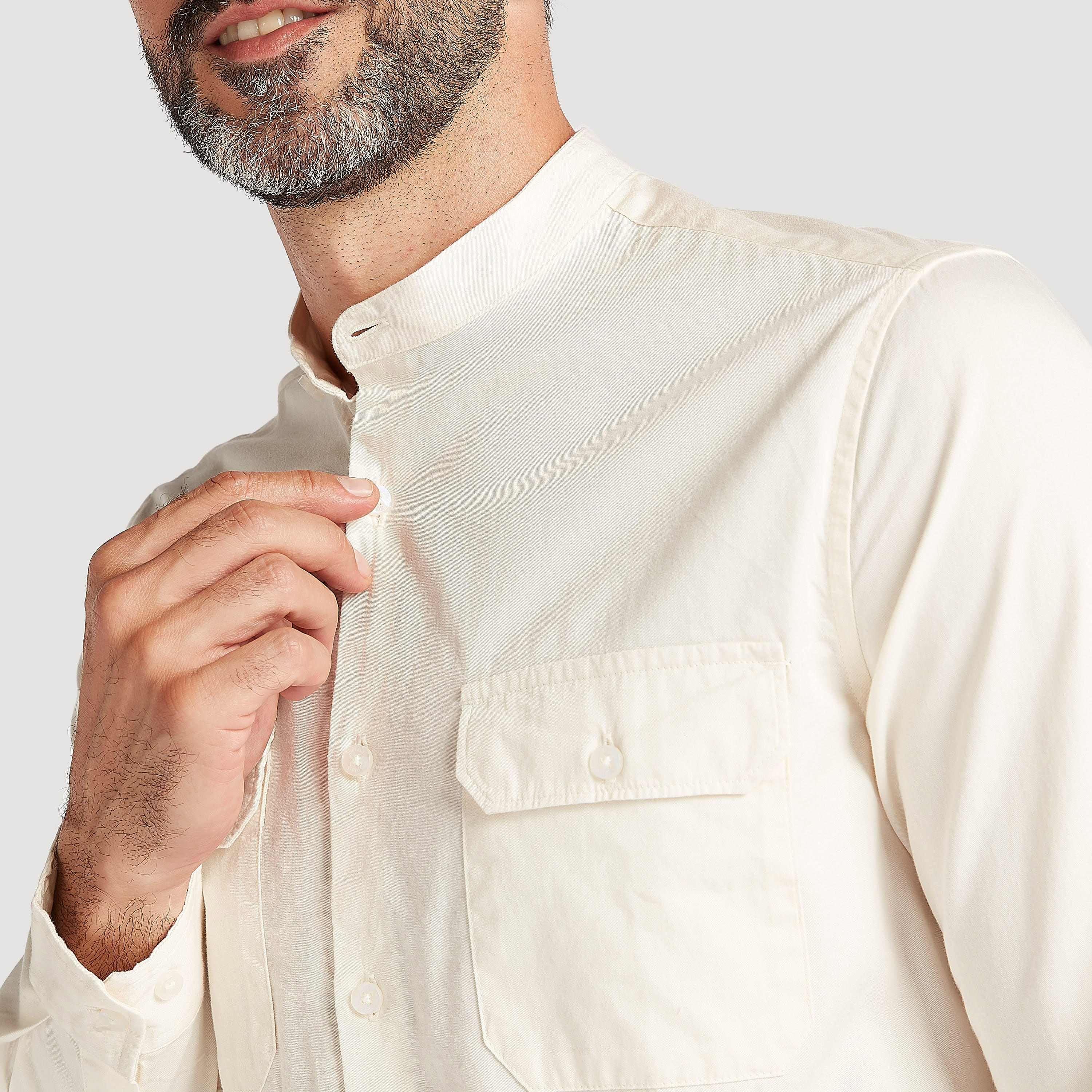 قميص بارز الملمس بياقة ماندارين وأكمام طويلة وجيوب-men-clothing-shirts-image-3