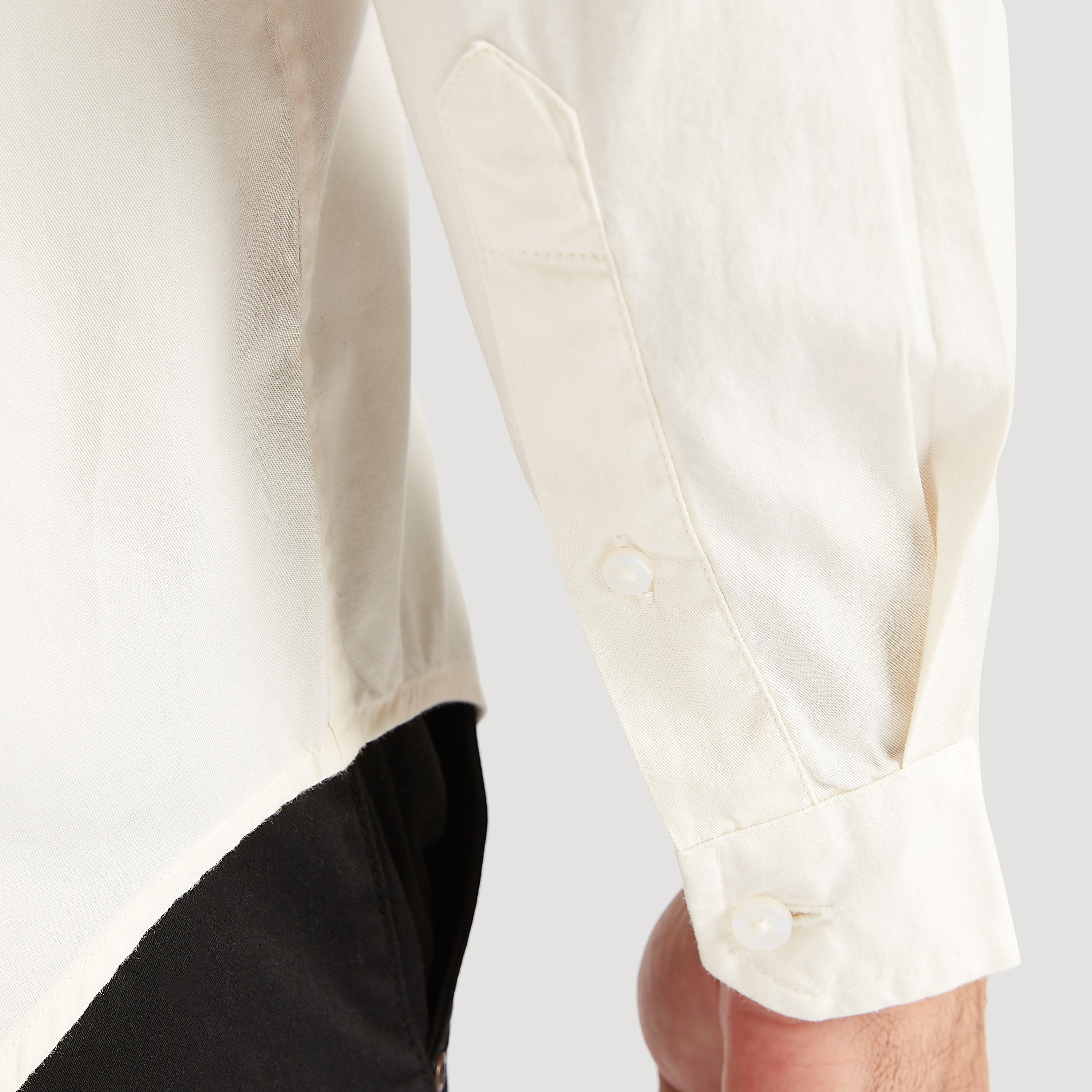 قميص بارز الملمس بياقة ماندارين وأكمام طويلة وجيوب-men-clothing-shirts-image-5
