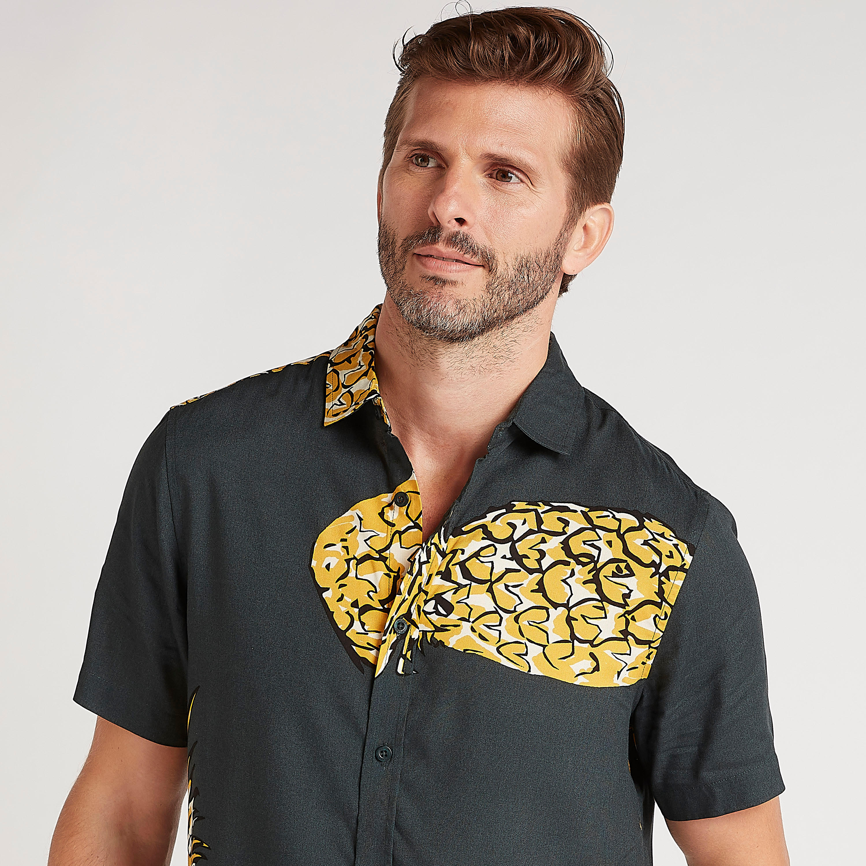قميص سليم فيت بطبعات وأكمام قصيرة-men-clothing-shirts-image-3