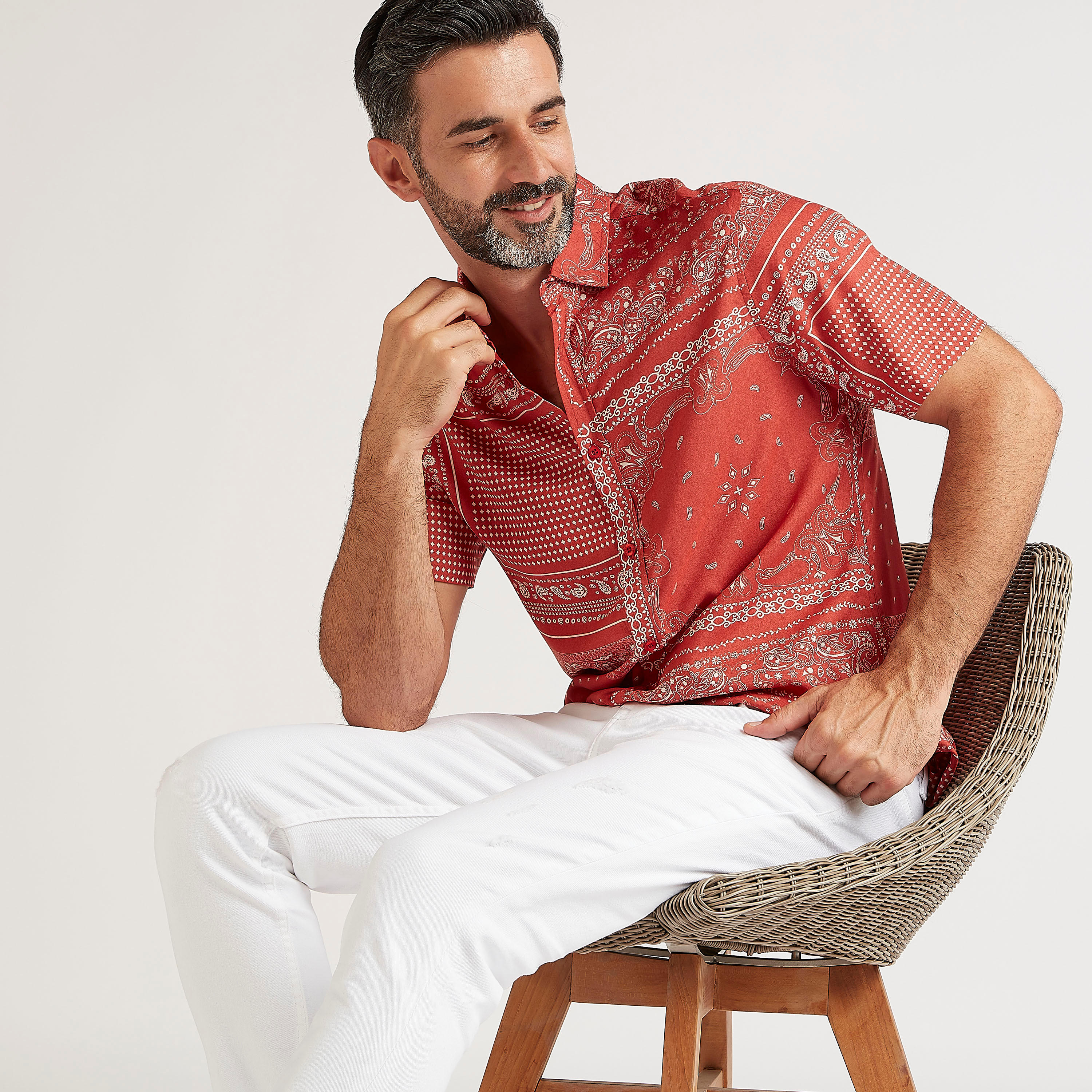 قميص سليم فيت بطبعات وأكمام قصيرة-men-clothing-shirts-image-1