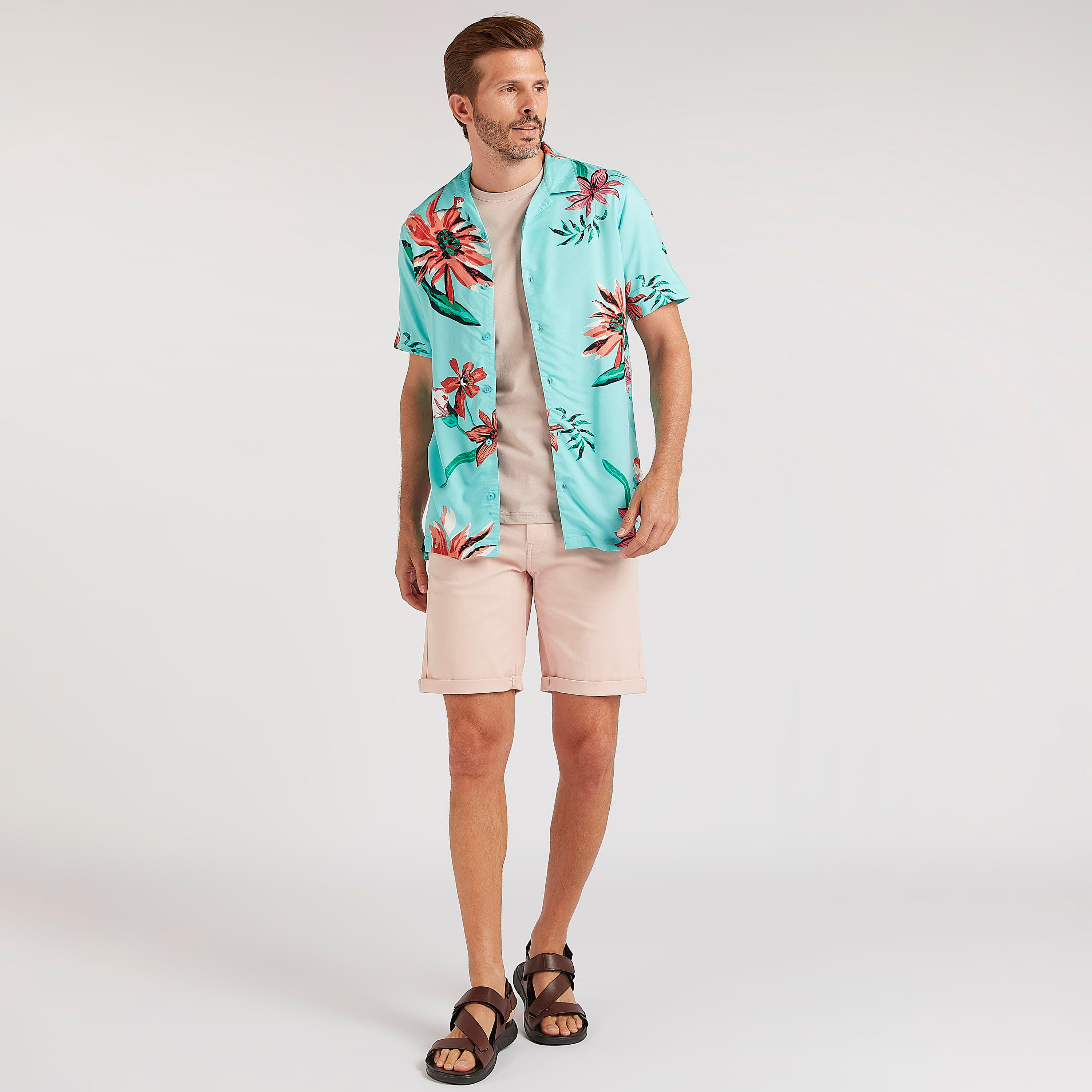 قميص بقصّة سليم بأكمام قصيرة وطبعات أزهار من آيكونيك-men-clothing-shirts-image-2