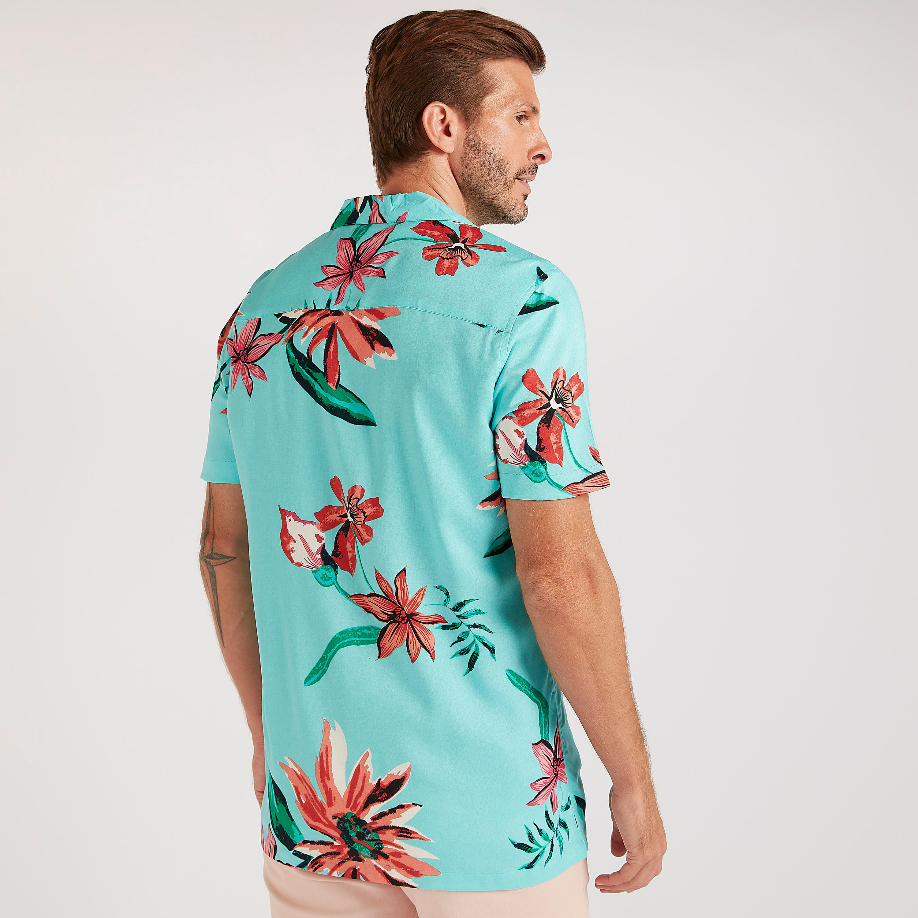قميص بقصّة سليم بأكمام قصيرة وطبعات أزهار من آيكونيك-men-clothing-shirts-image-4
