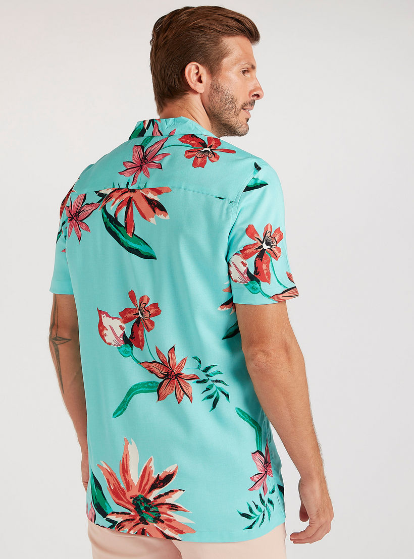 قميص بقصّة سليم بأكمام قصيرة وطبعات أزهار من آيكونيك-men-clothing-shirts-image-4