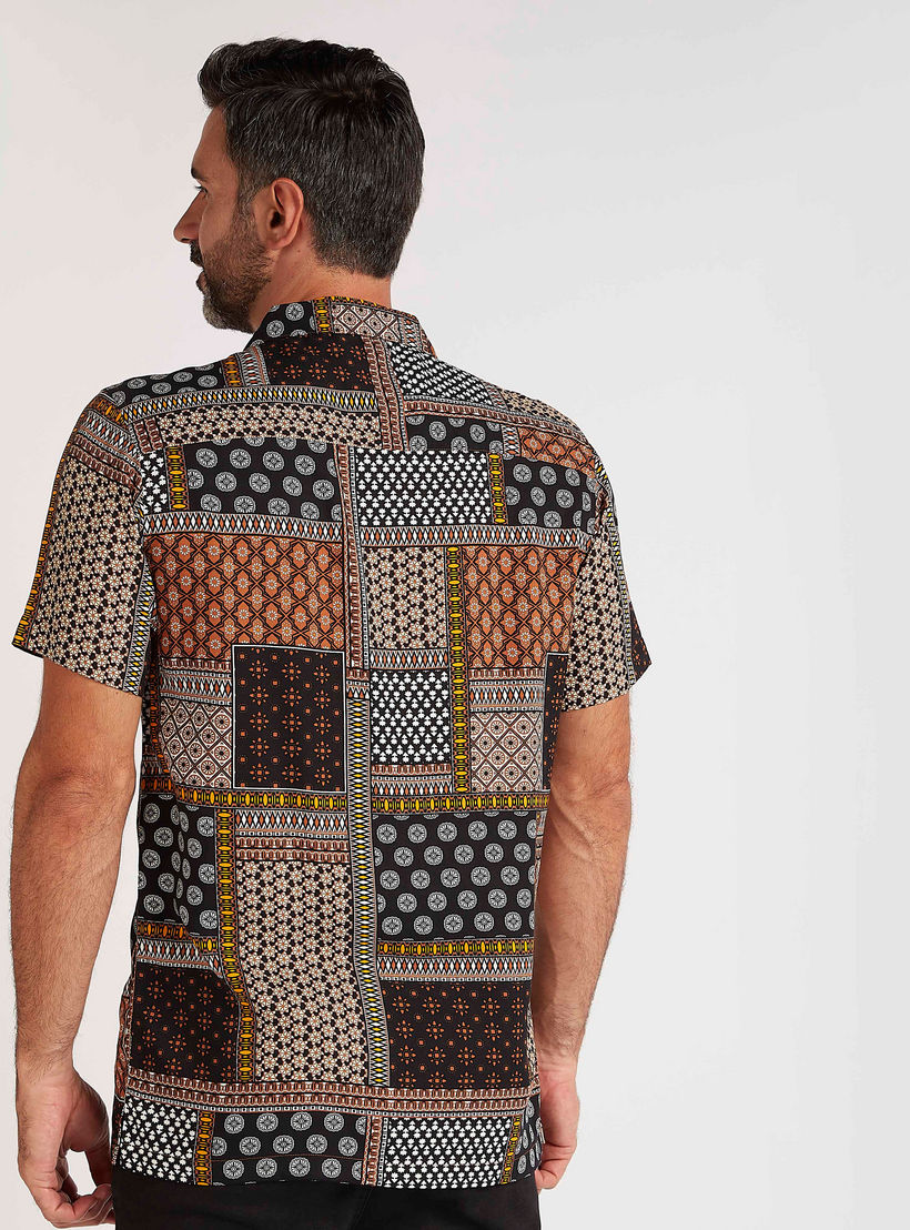 قميص سليم فيت بطبعات وأكمام قصيرة-men-clothing-shirts-image-2