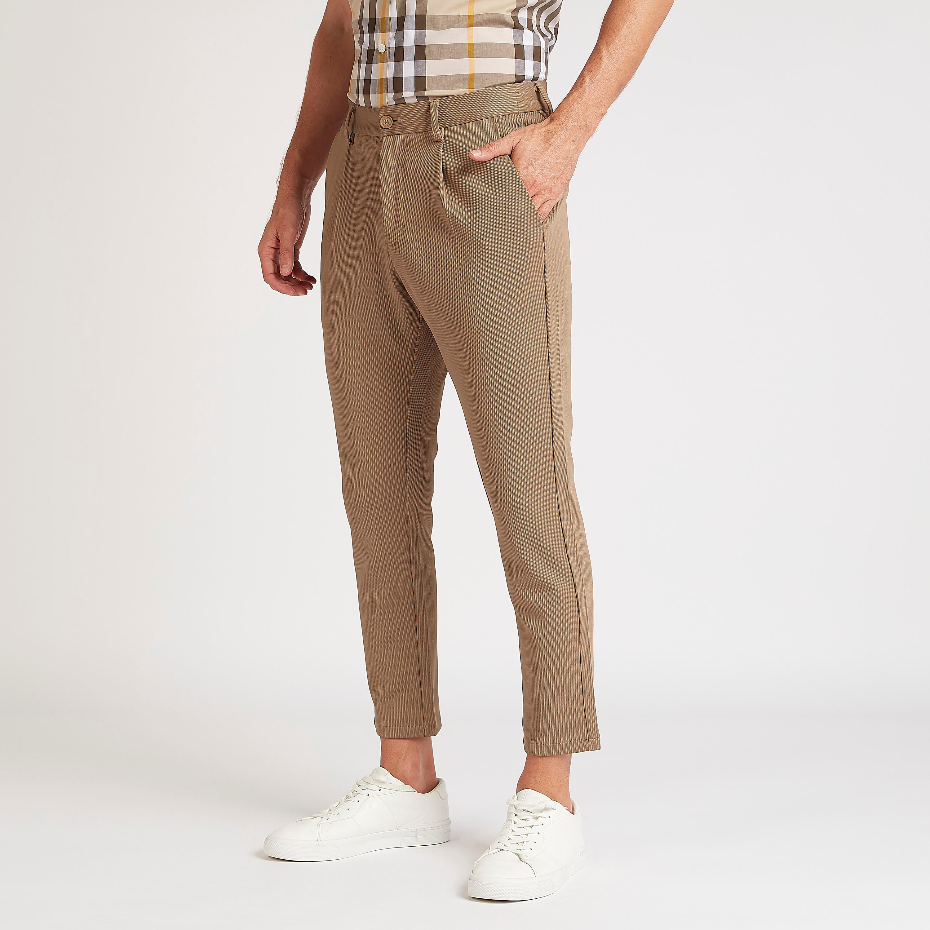 بنطلون شينو بارز الملمس بجيوب وزر إغلاق-men-clothing-bottoms-trousersandchinos-chinos-image-1
