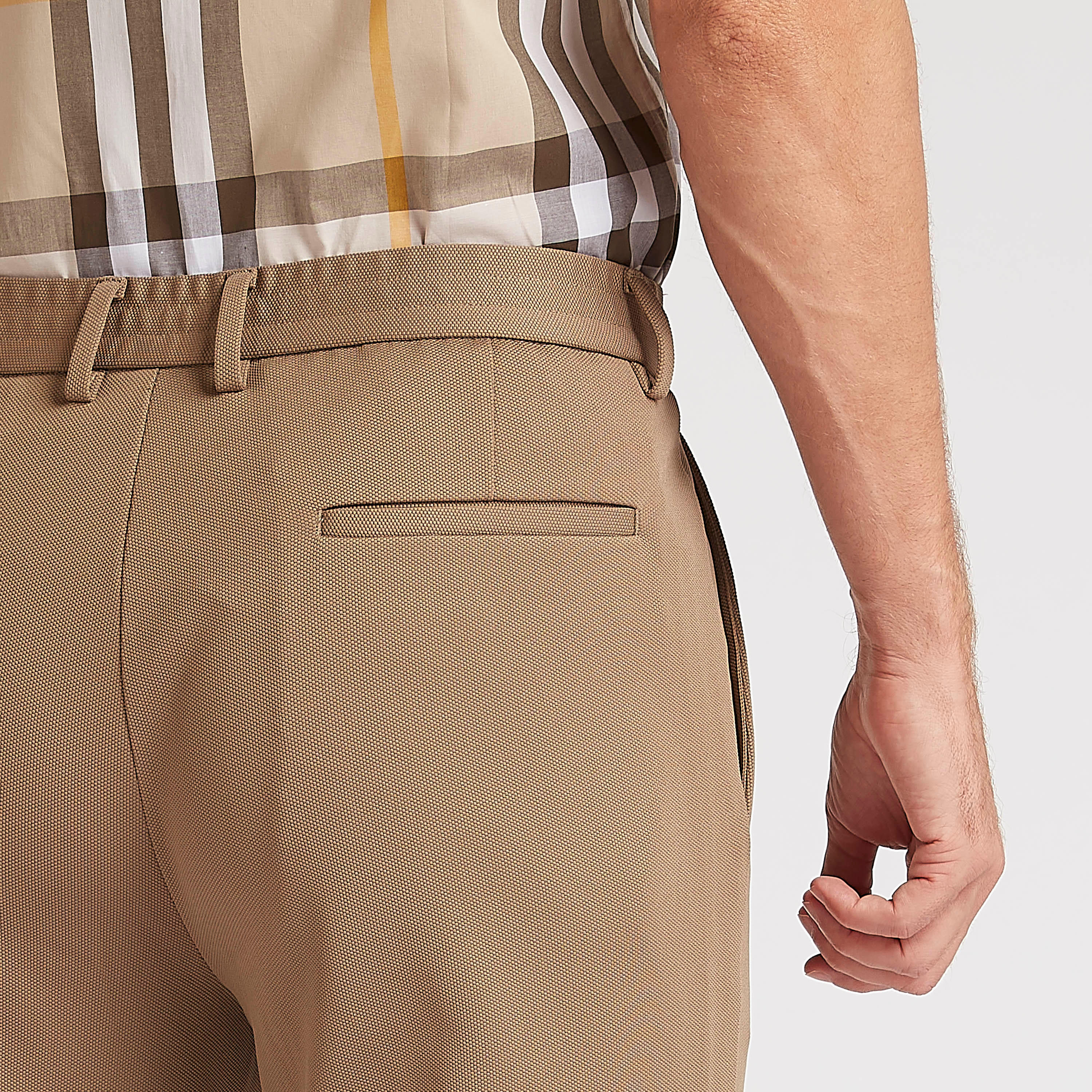 بنطلون شينو بارز الملمس بجيوب وزر إغلاق-men-clothing-bottoms-trousersandchinos-chinos-image-3