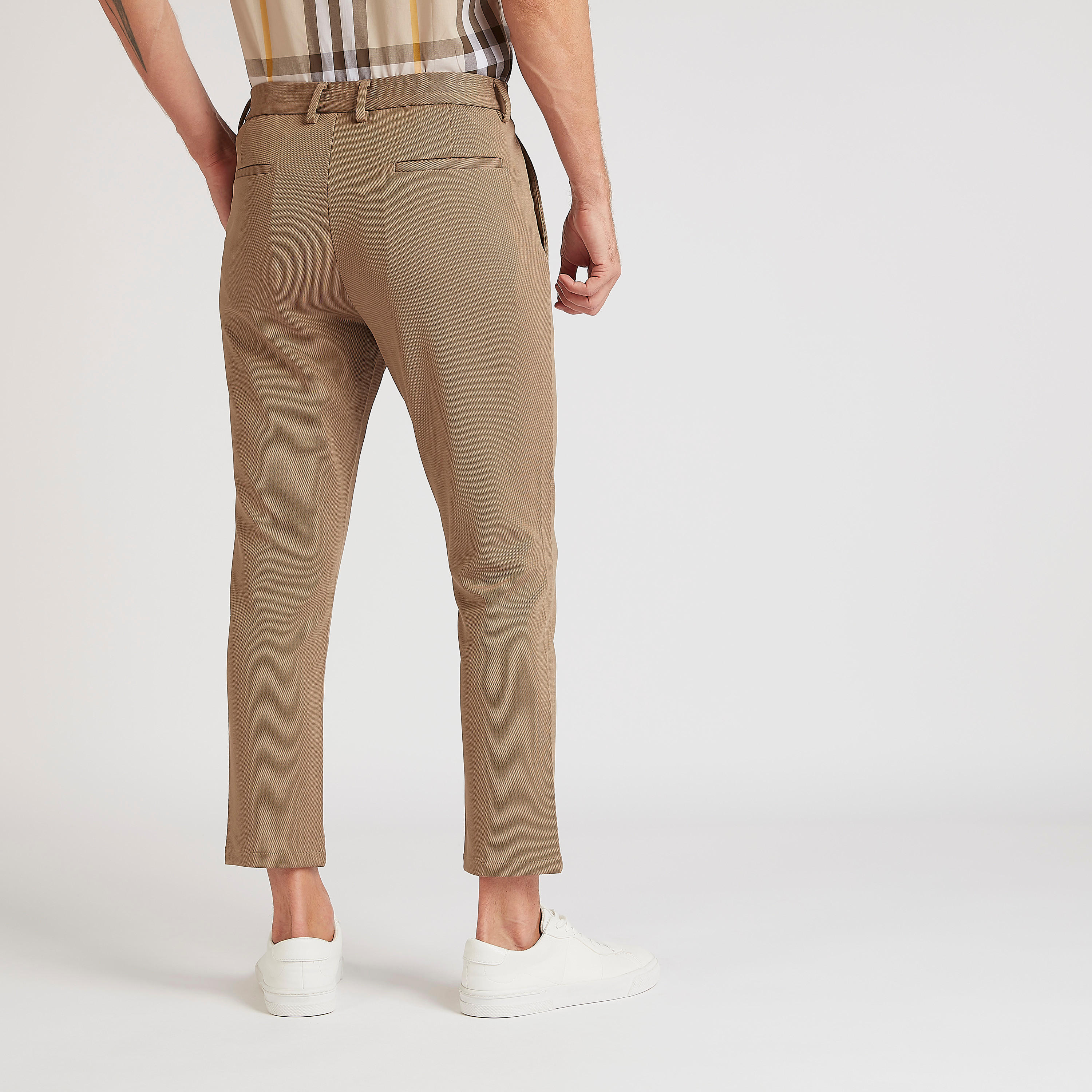 بنطلون شينو بارز الملمس بجيوب وزر إغلاق-men-clothing-bottoms-trousersandchinos-chinos-image-4