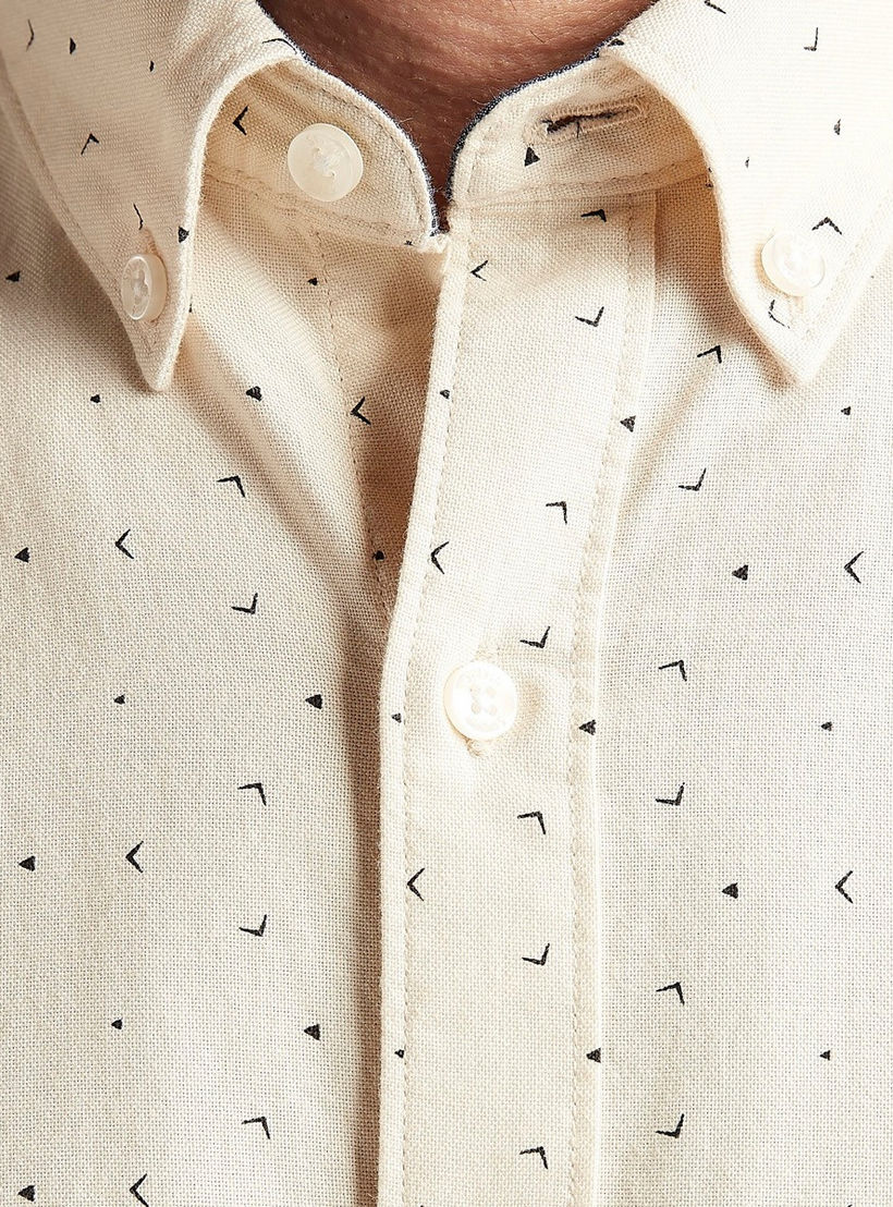 قميص بأكمام طويلة وزر سفلي وطبعات-men-clothing-shirts-image-2