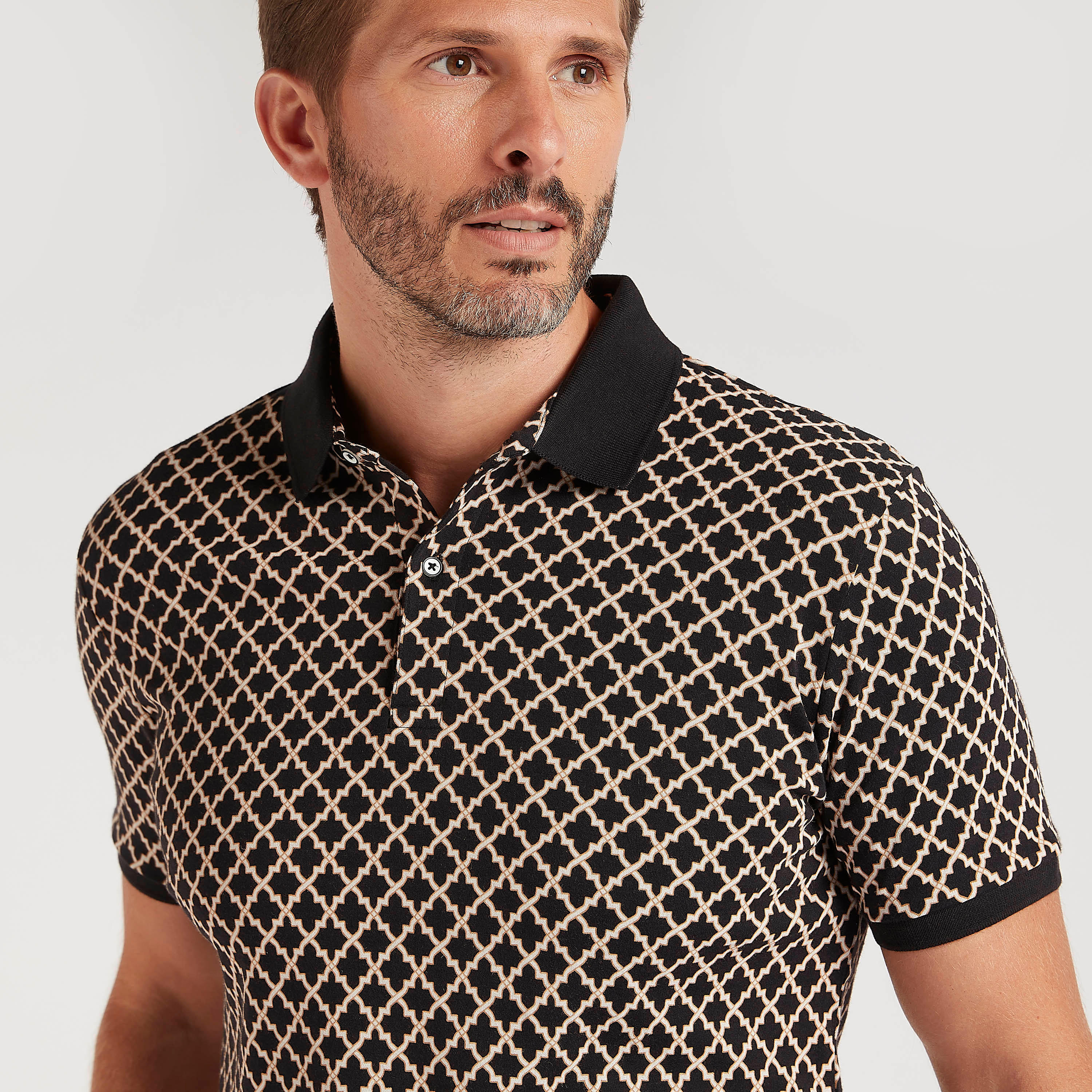 تيشيرت بولو بأكمام قصيرة و طبعات هندسيّة-men-clothing-tshirtsandpolos-polos-image-3