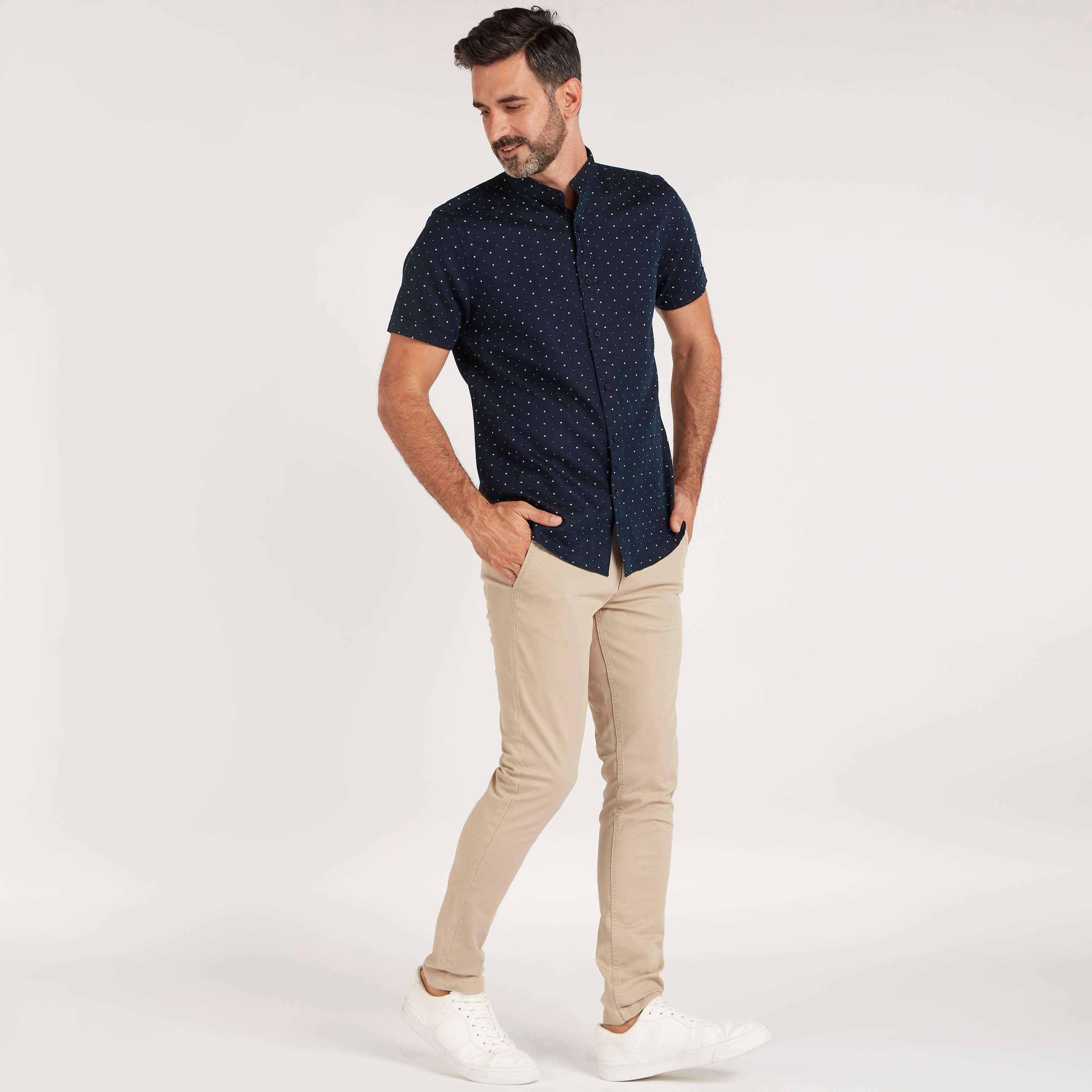قميص بياقة ماندارين وأكمام قصيرة وطبعات-men-clothing-shirts-image-2