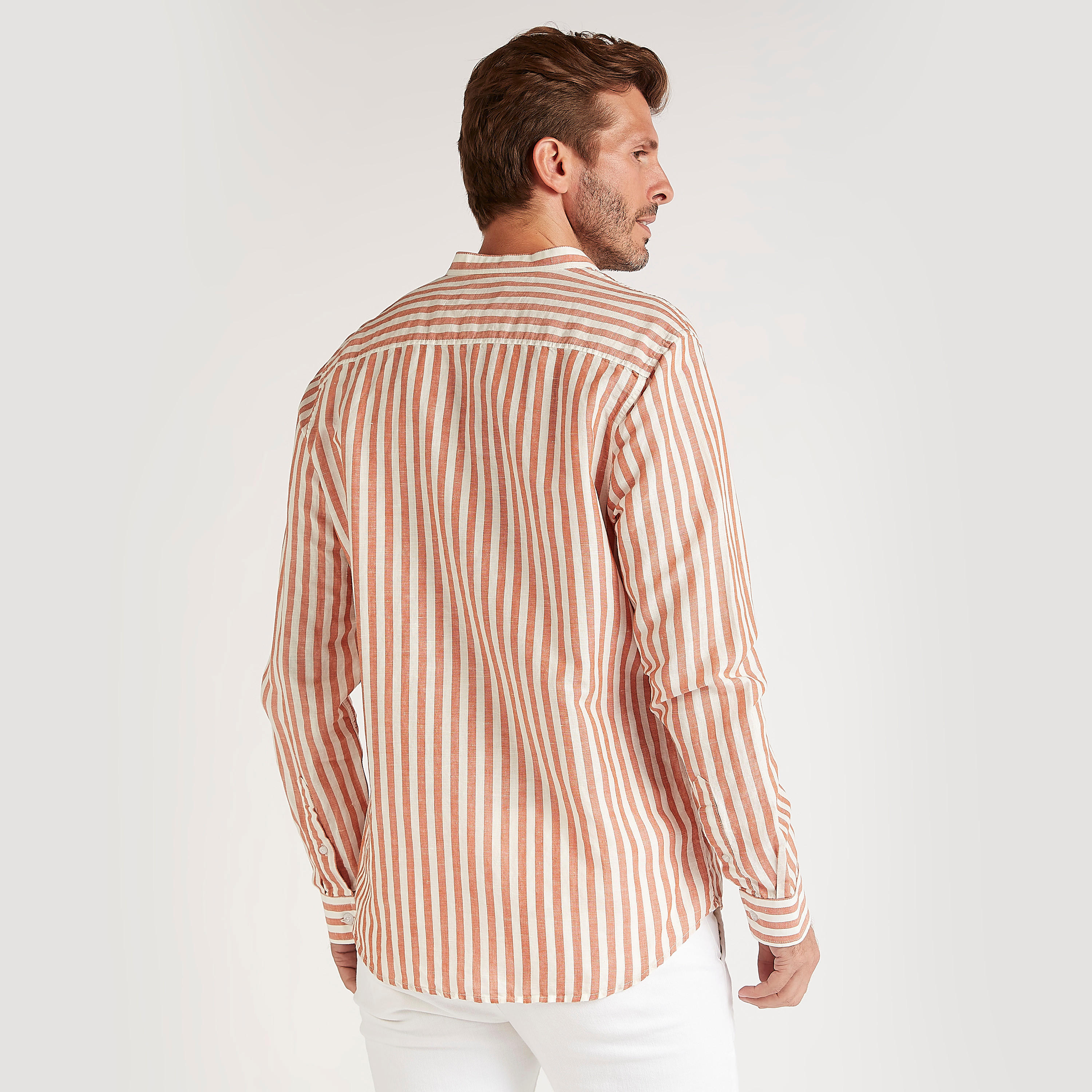 قميص مخطط بياقة ماندارين وأكمام طويلة-men-clothing-shirts-image-3